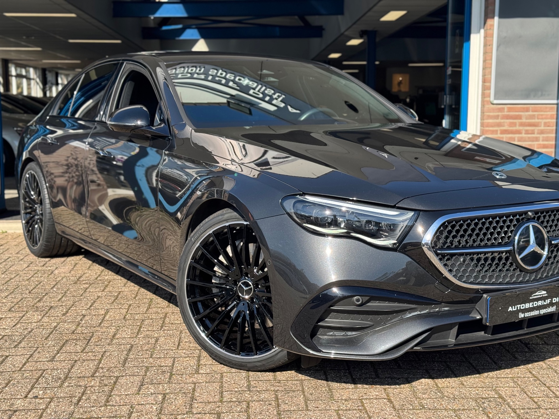 Foto van Mercedes-Benz E 200