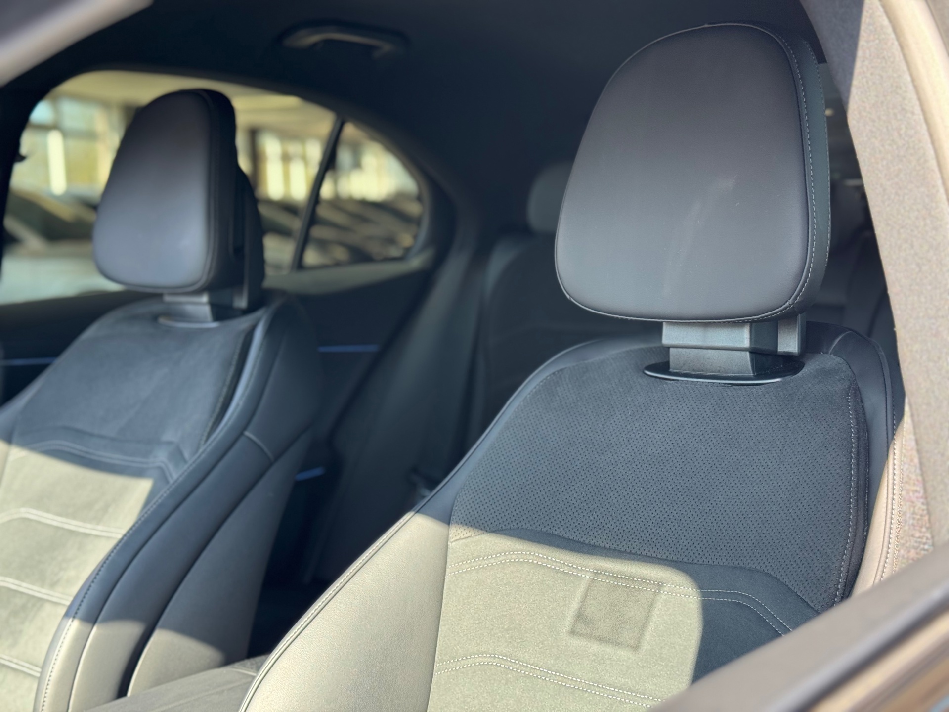 Foto van Mercedes-Benz E 200