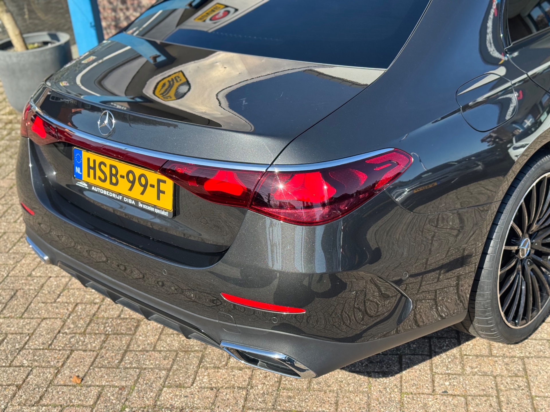 Foto van Mercedes-Benz E 200