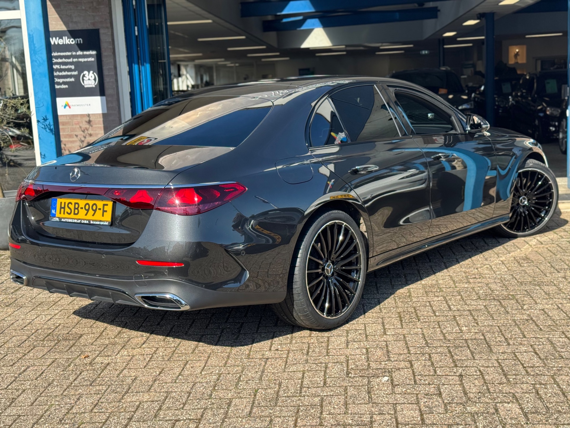 Foto van Mercedes-Benz E 200