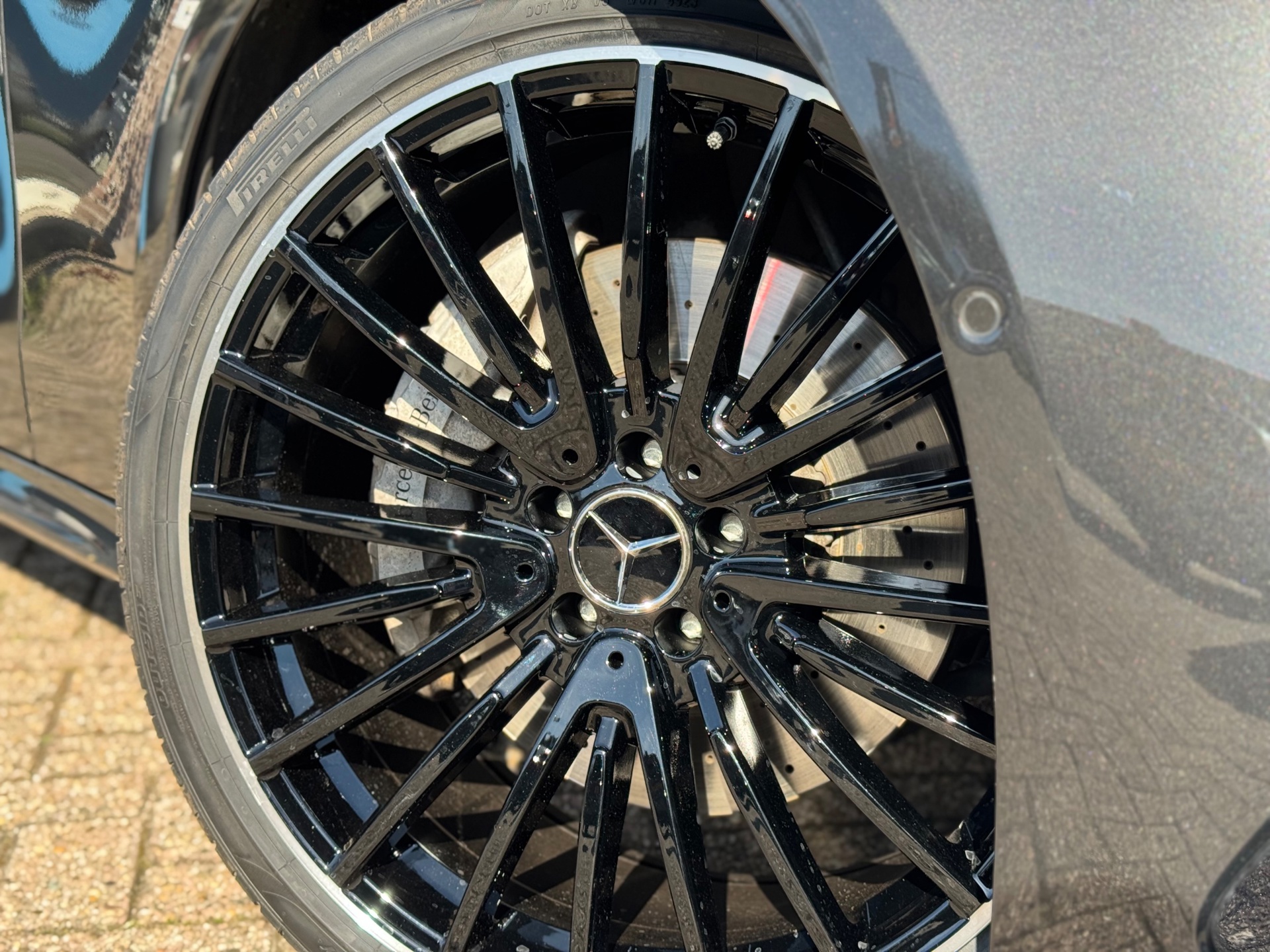Foto van Mercedes-Benz E 200