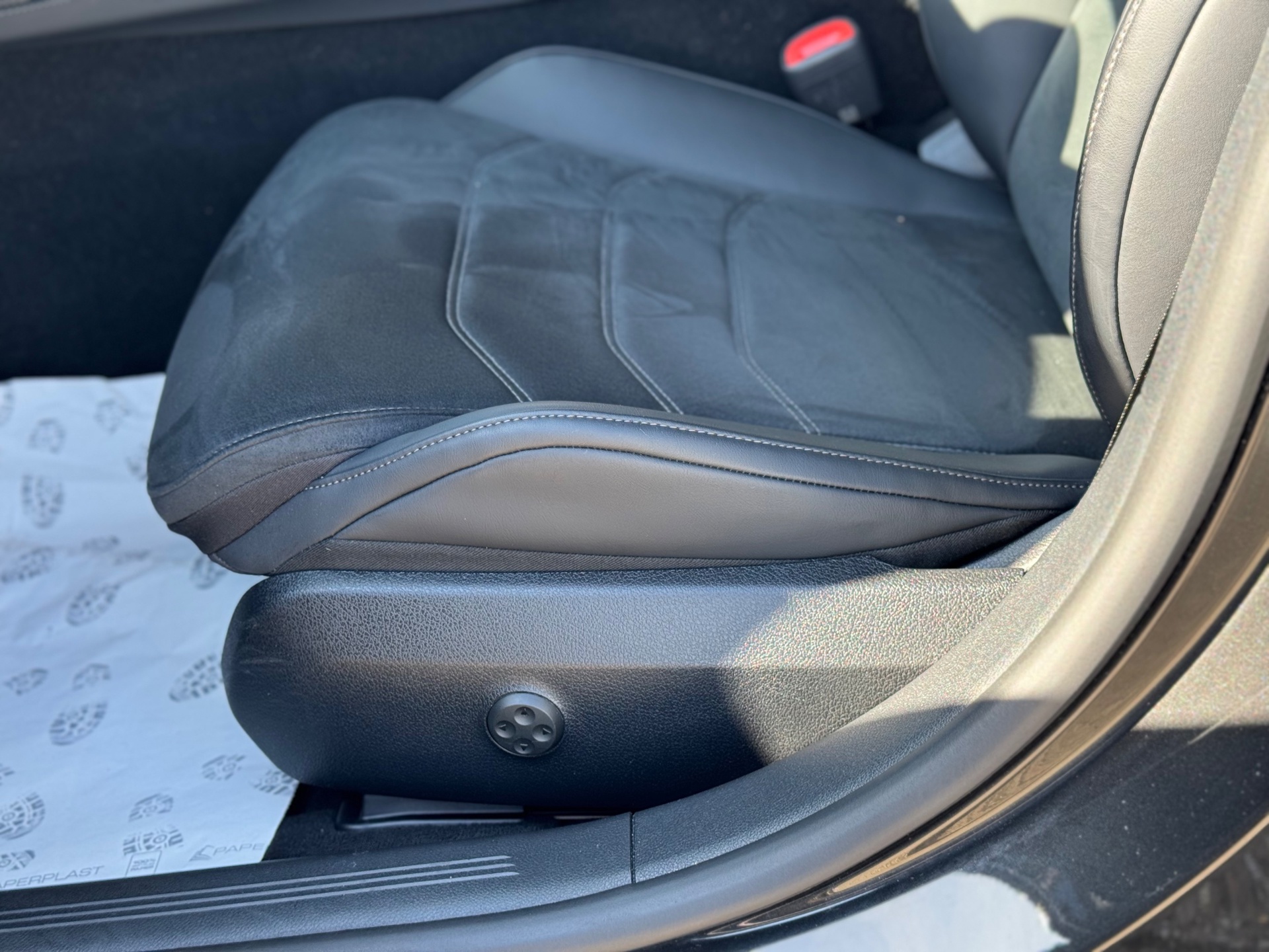 Foto van Mercedes-Benz E 200