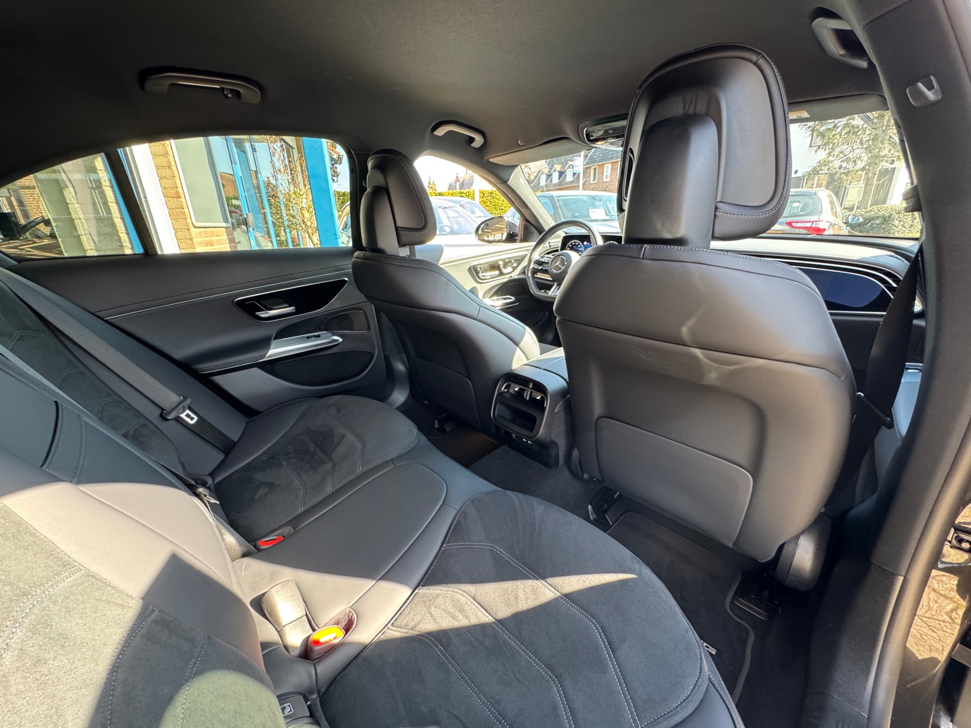 Foto van Mercedes-Benz E 200