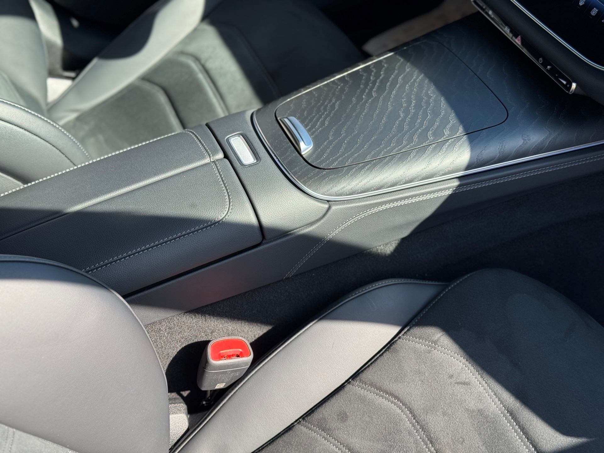Foto van Mercedes-Benz E 200