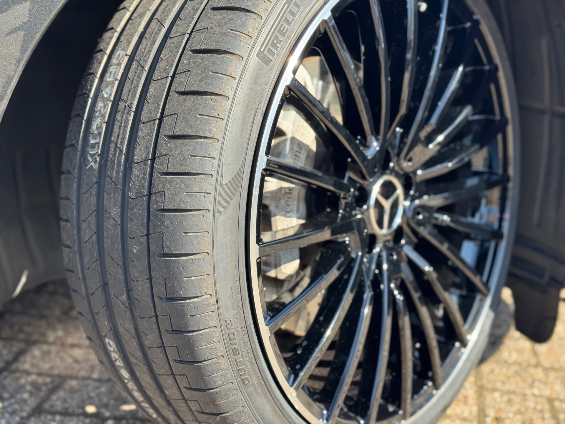 Foto van Mercedes-Benz E 200