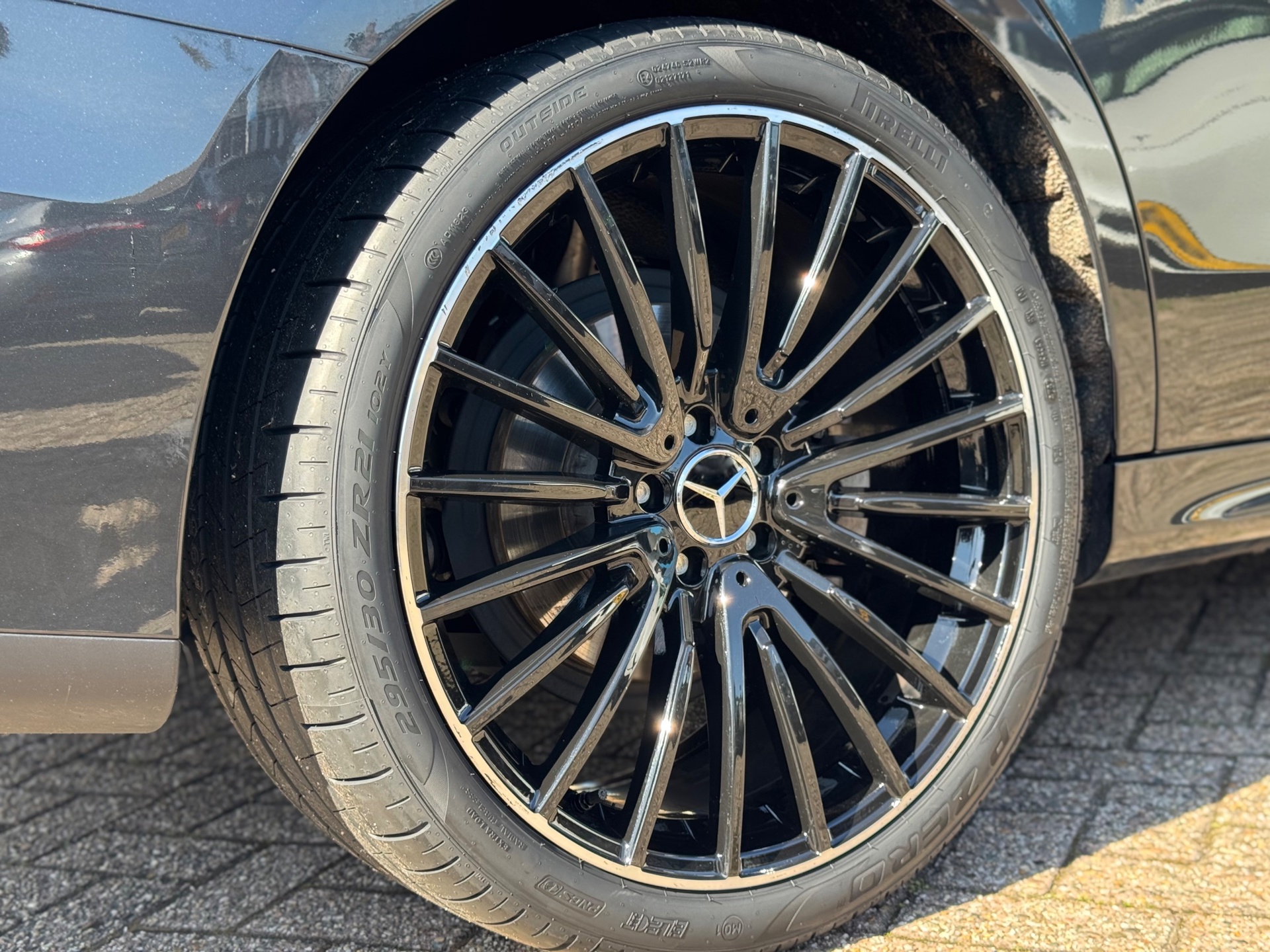 Foto van Mercedes-Benz E 200