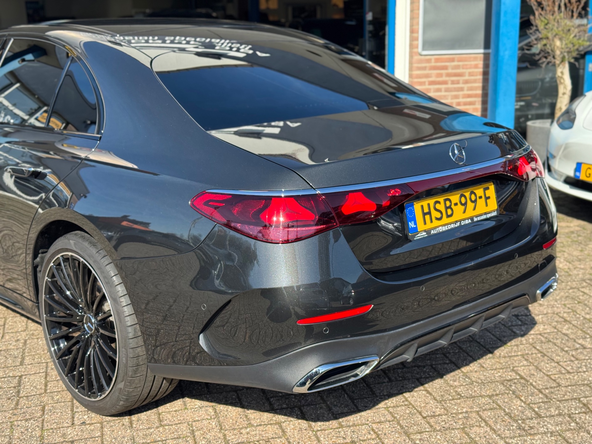 Foto van Mercedes-Benz E 200