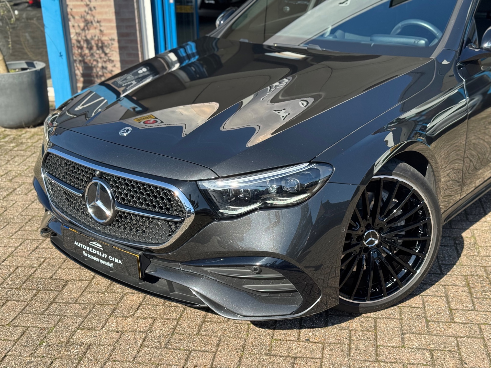 Foto van Mercedes-Benz E 200