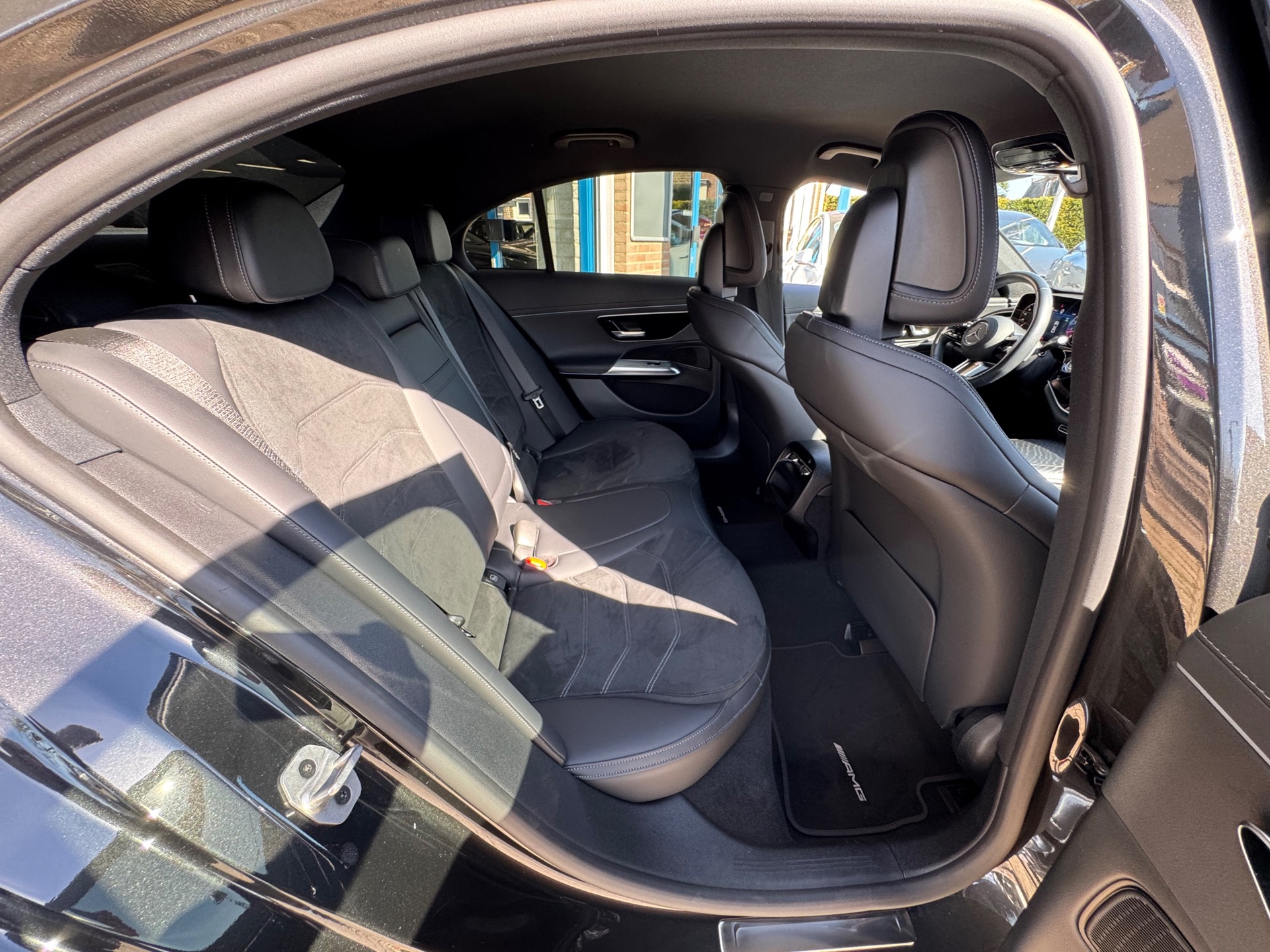 Foto van Mercedes-Benz E 200