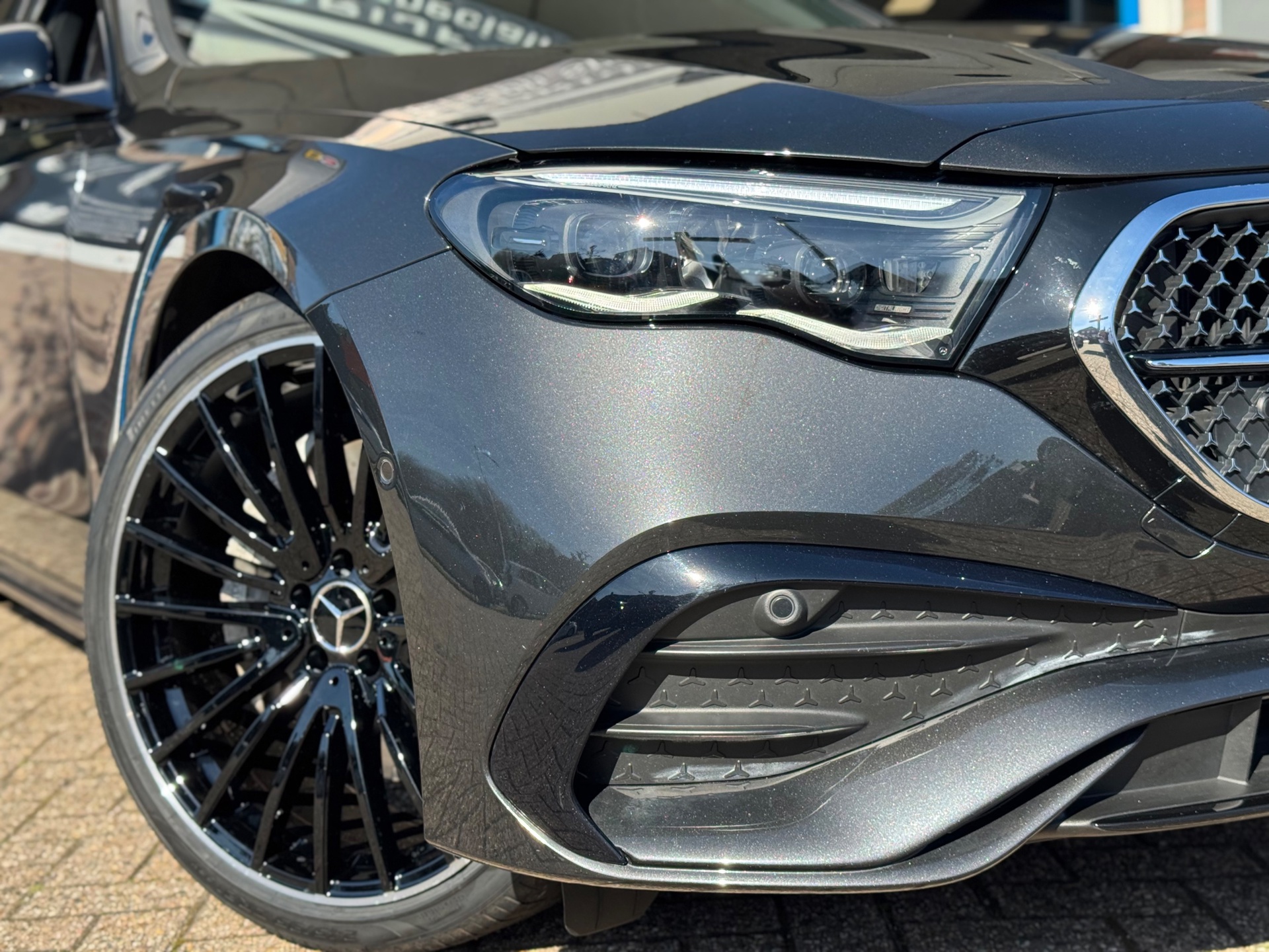 Foto van Mercedes-Benz E 200