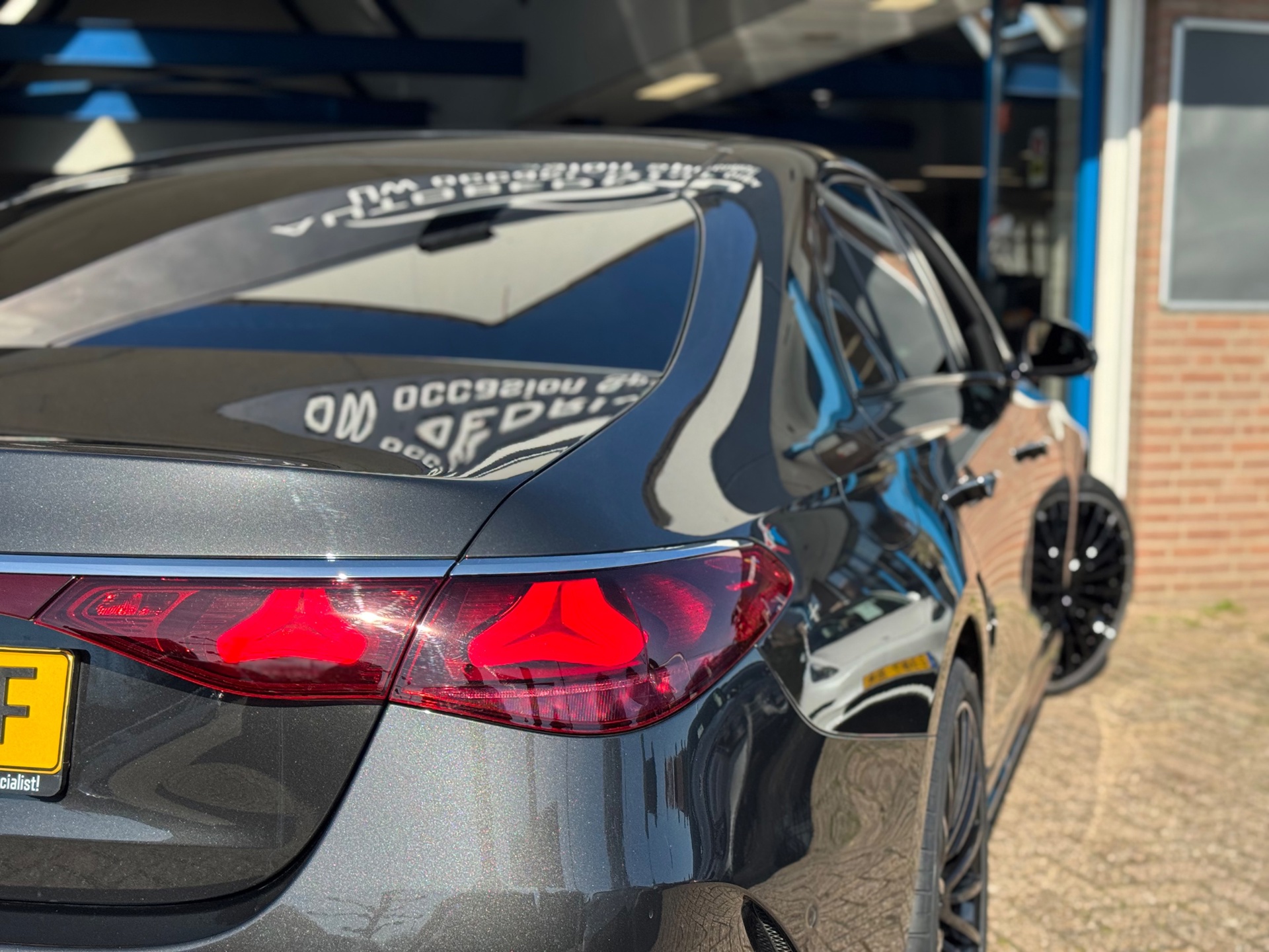 Foto van Mercedes-Benz E 200
