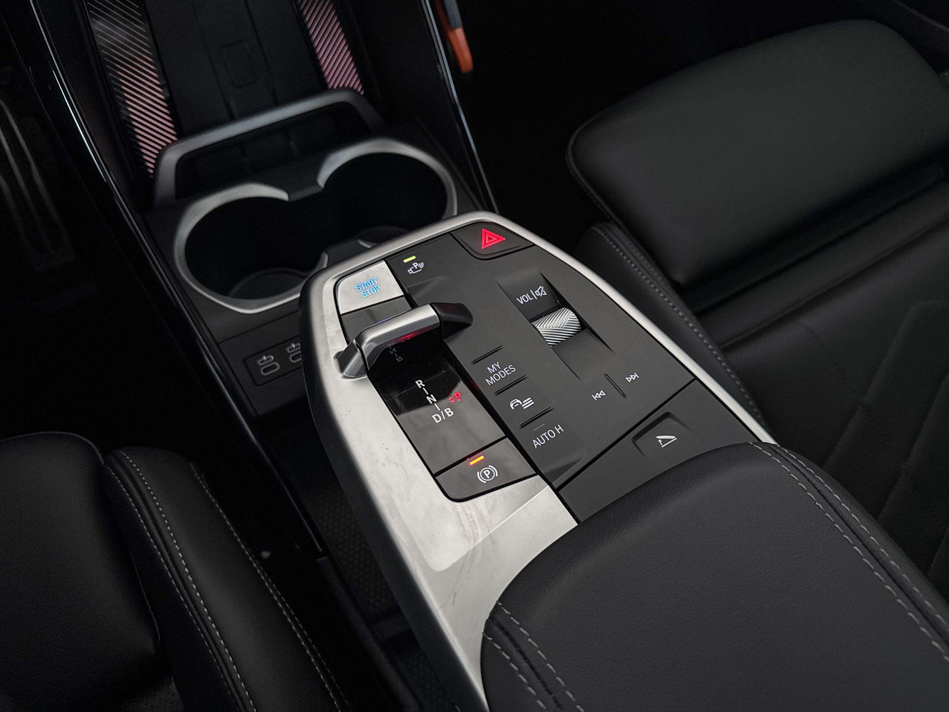 Foto van BMW Ix1