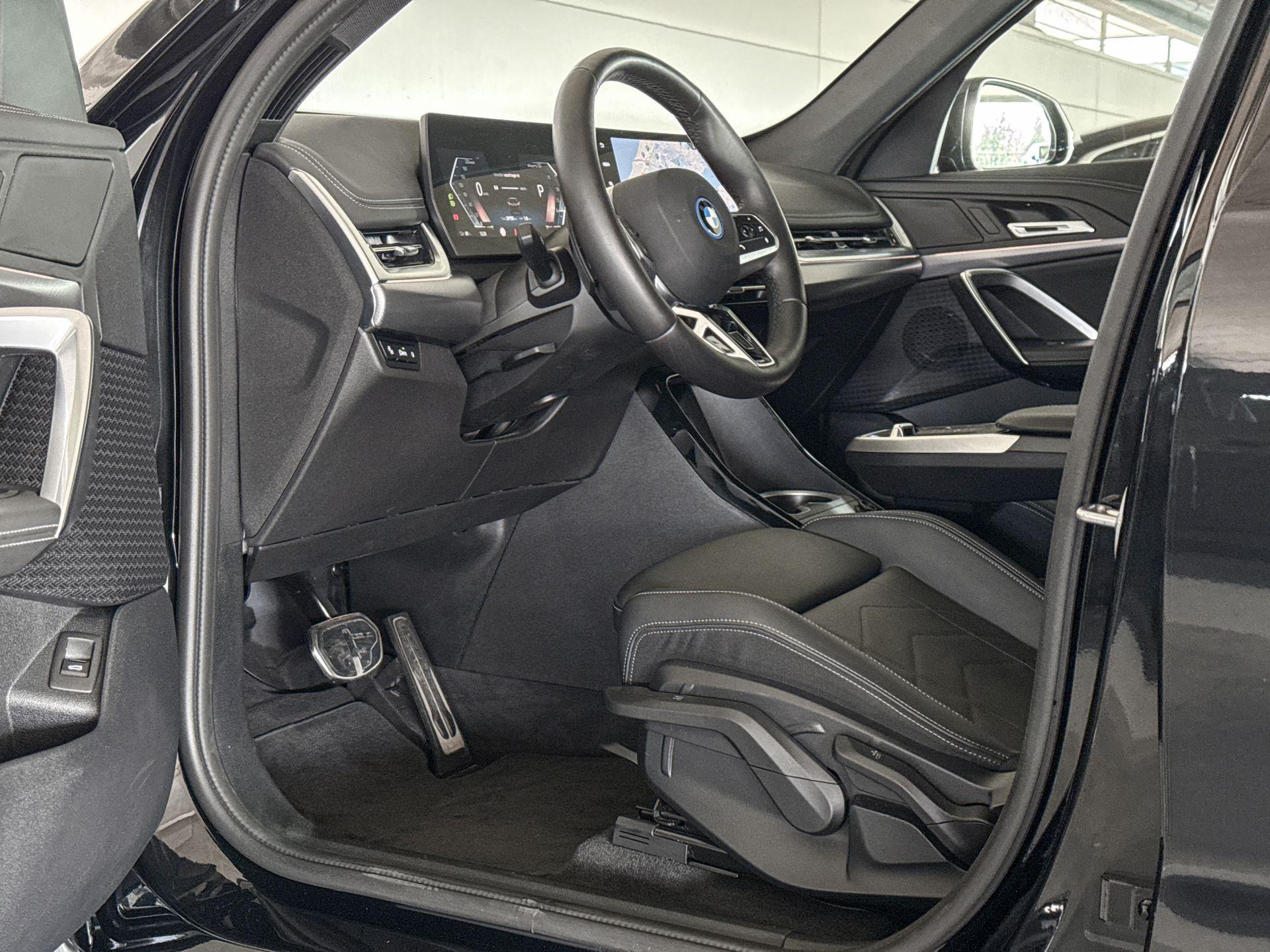 Foto van BMW Ix1