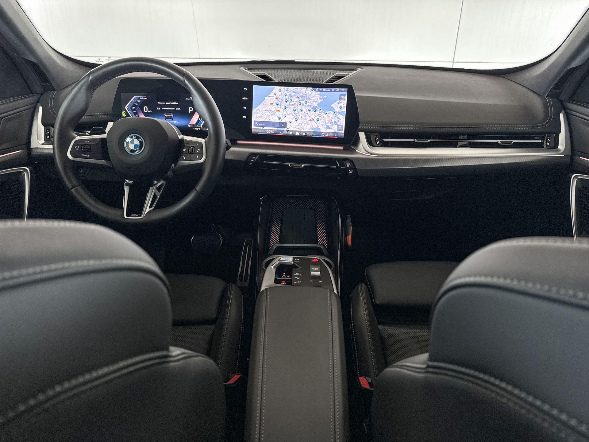 Foto van BMW Ix1