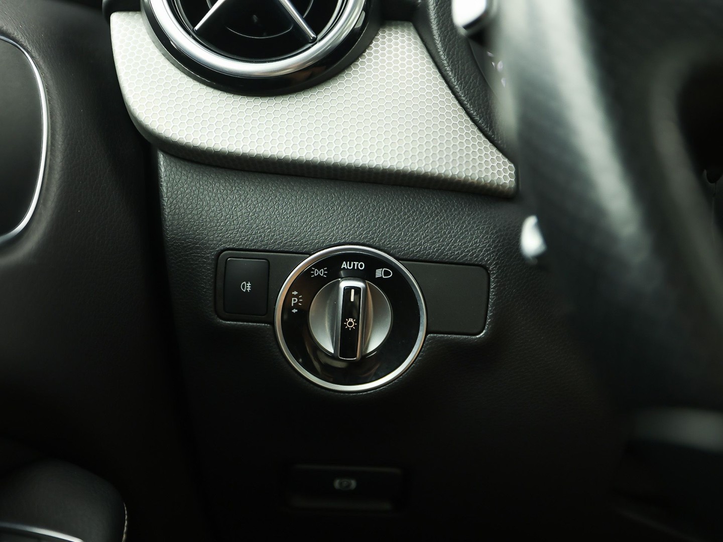 Foto van Mercedes-Benz B 180