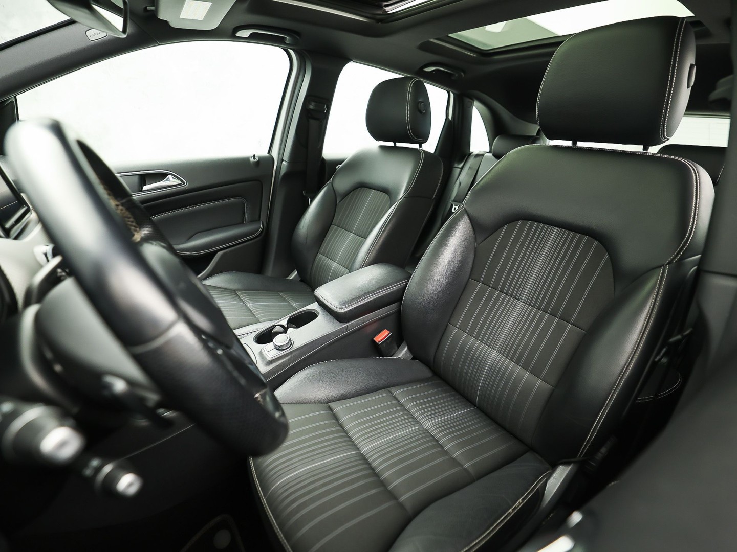 Foto van Mercedes-Benz B 180