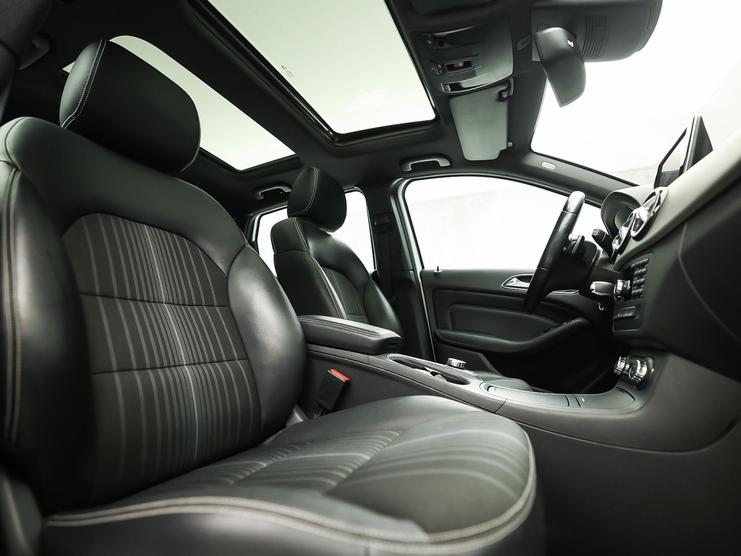 Foto van Mercedes-Benz B 180