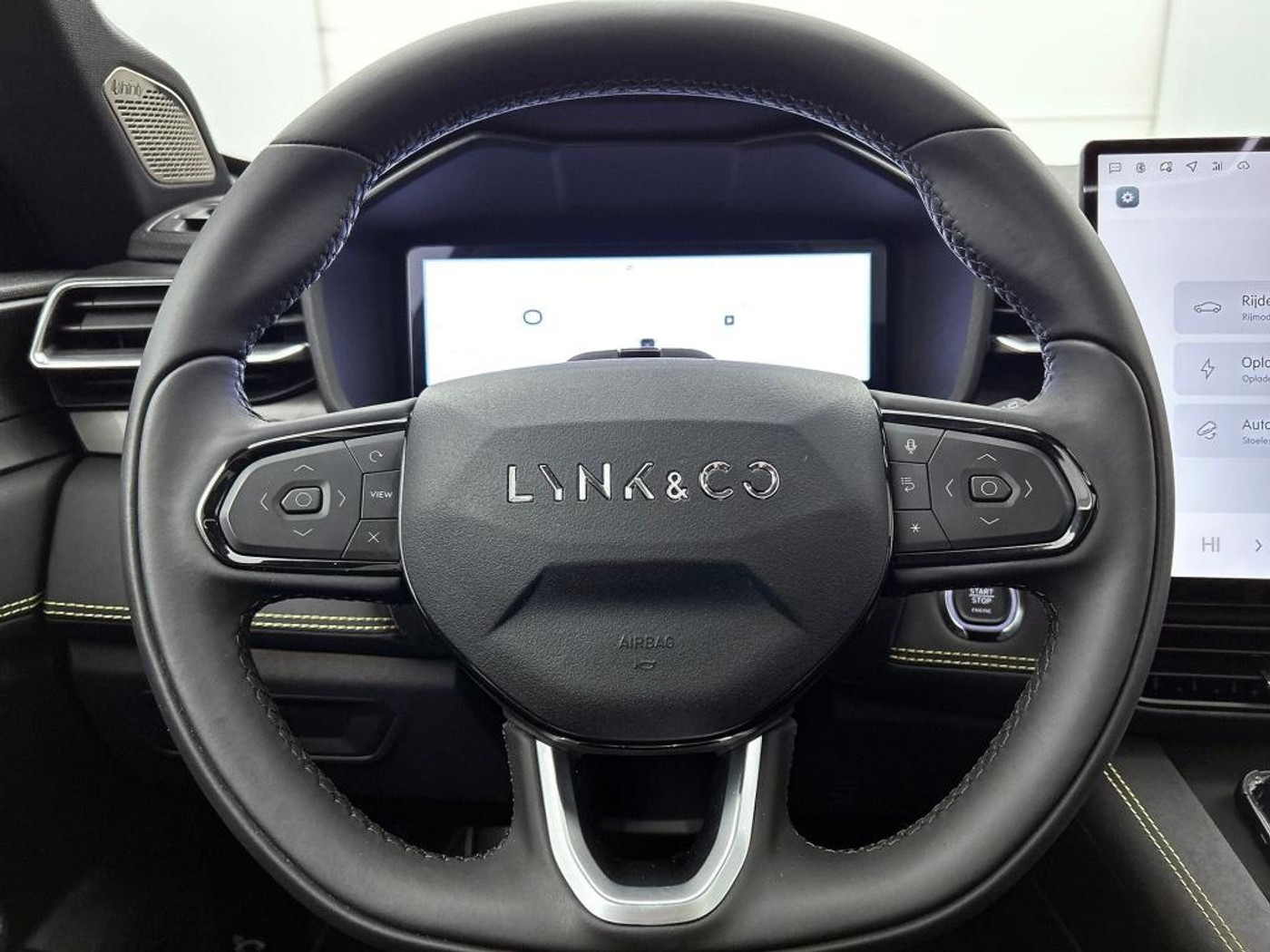 Foto van LYNK & Co 01