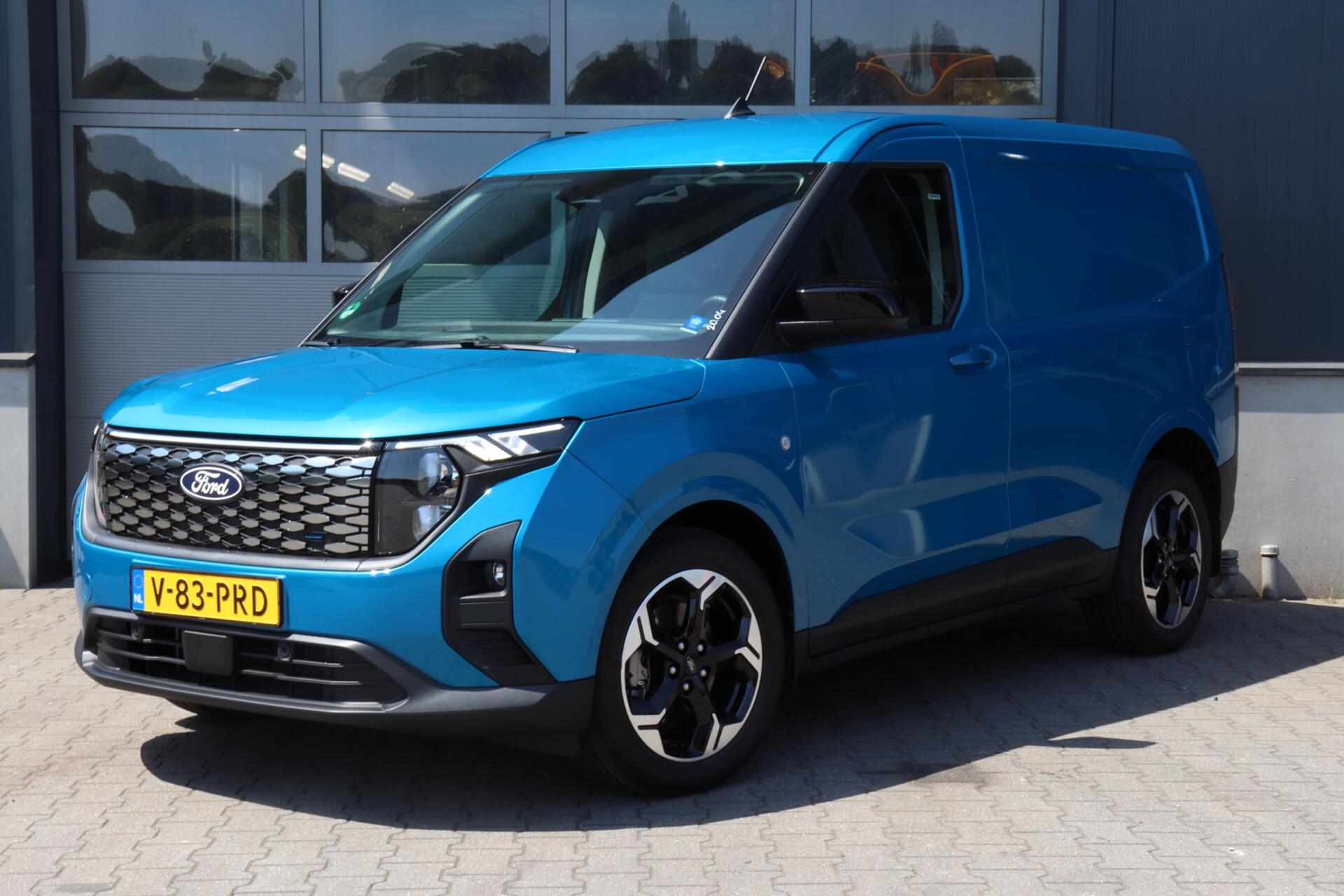 Ford E-transit Cour. Limited 44 kWh l FULL OPTION l NAVI l CLIMATE l STUURVERWARMING l LANE ASSIST l CAMERA 2025 - voorkant