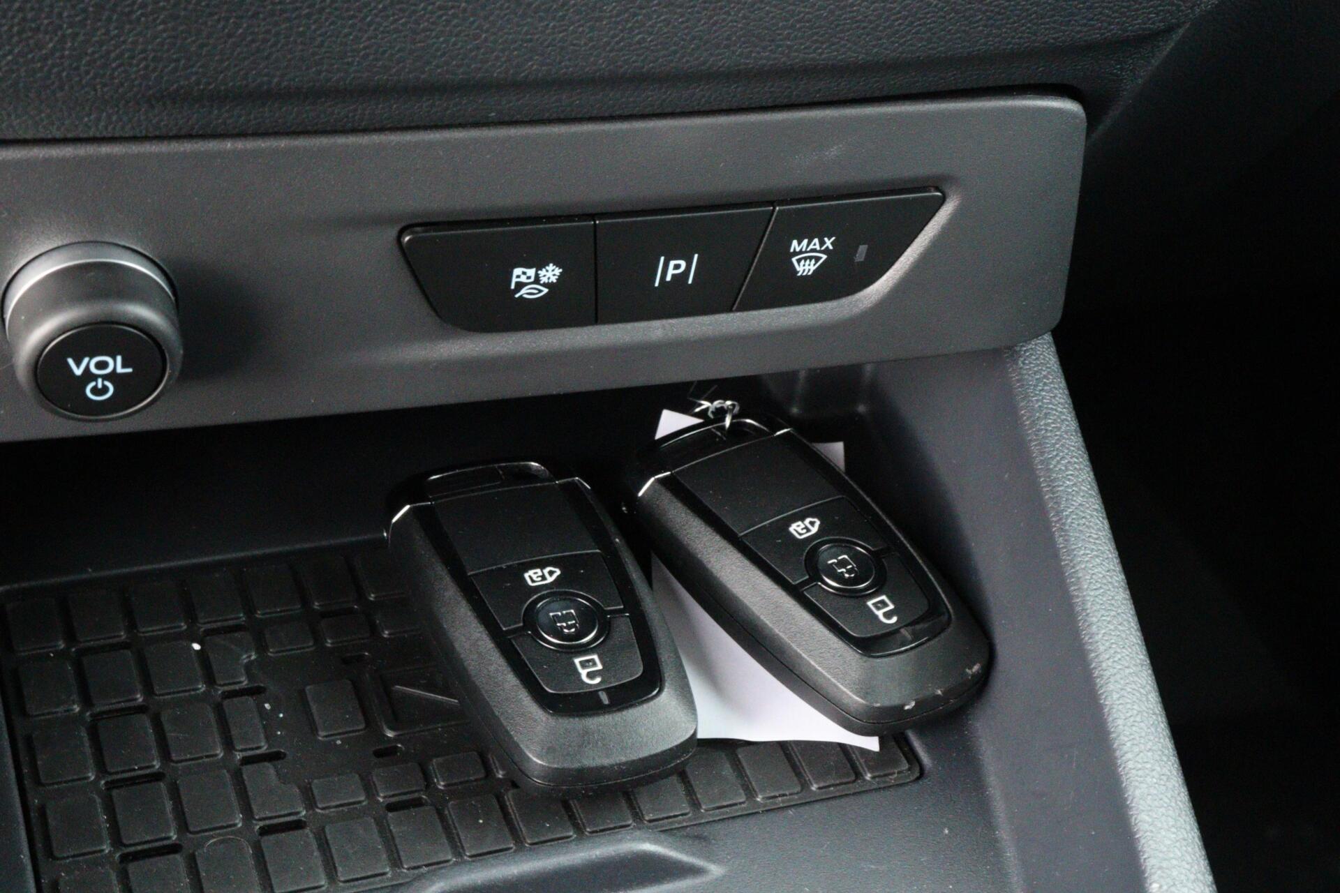 Foto van Ford E-transit Cour.