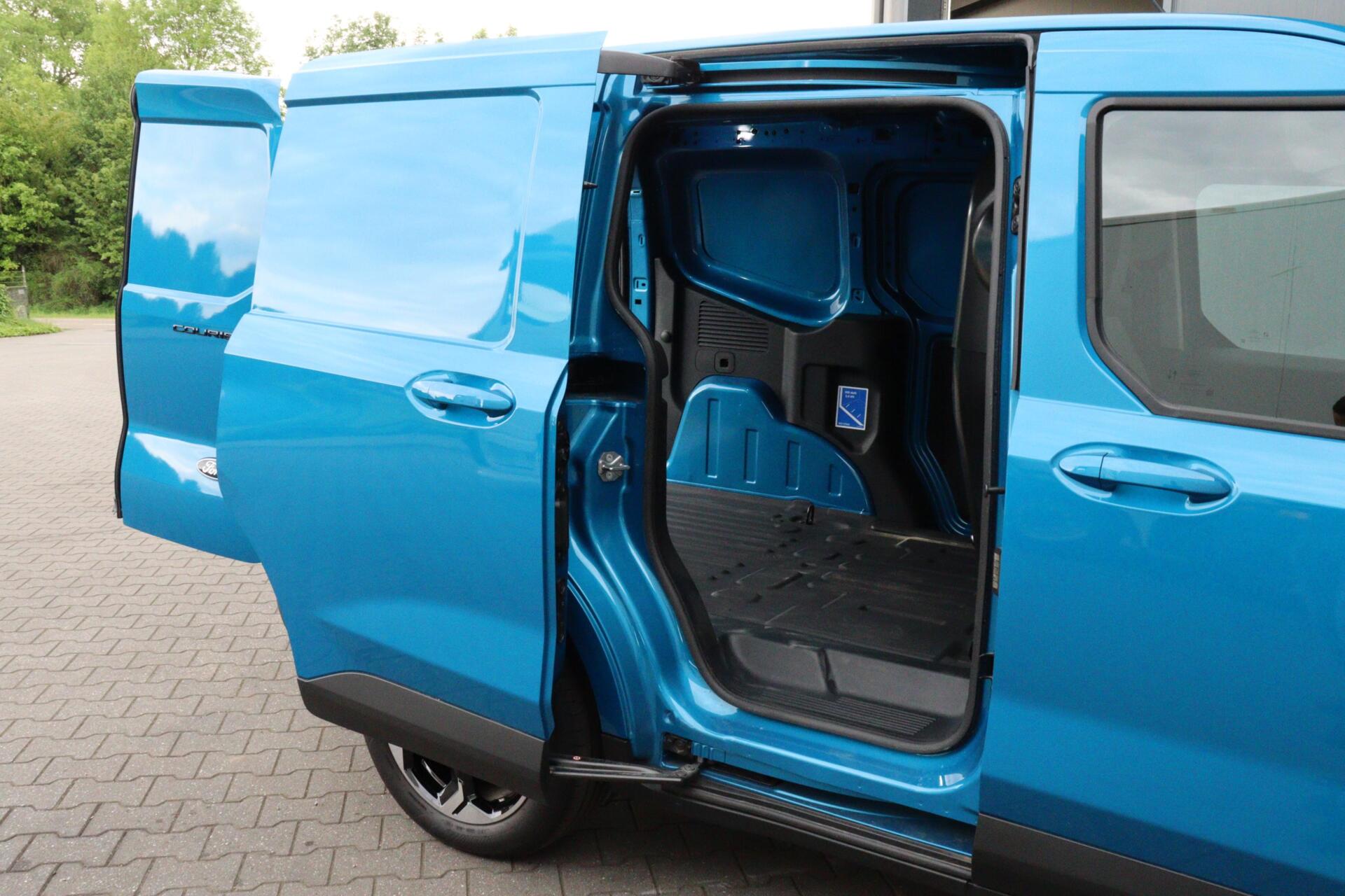 Foto van Ford E-transit Cour.