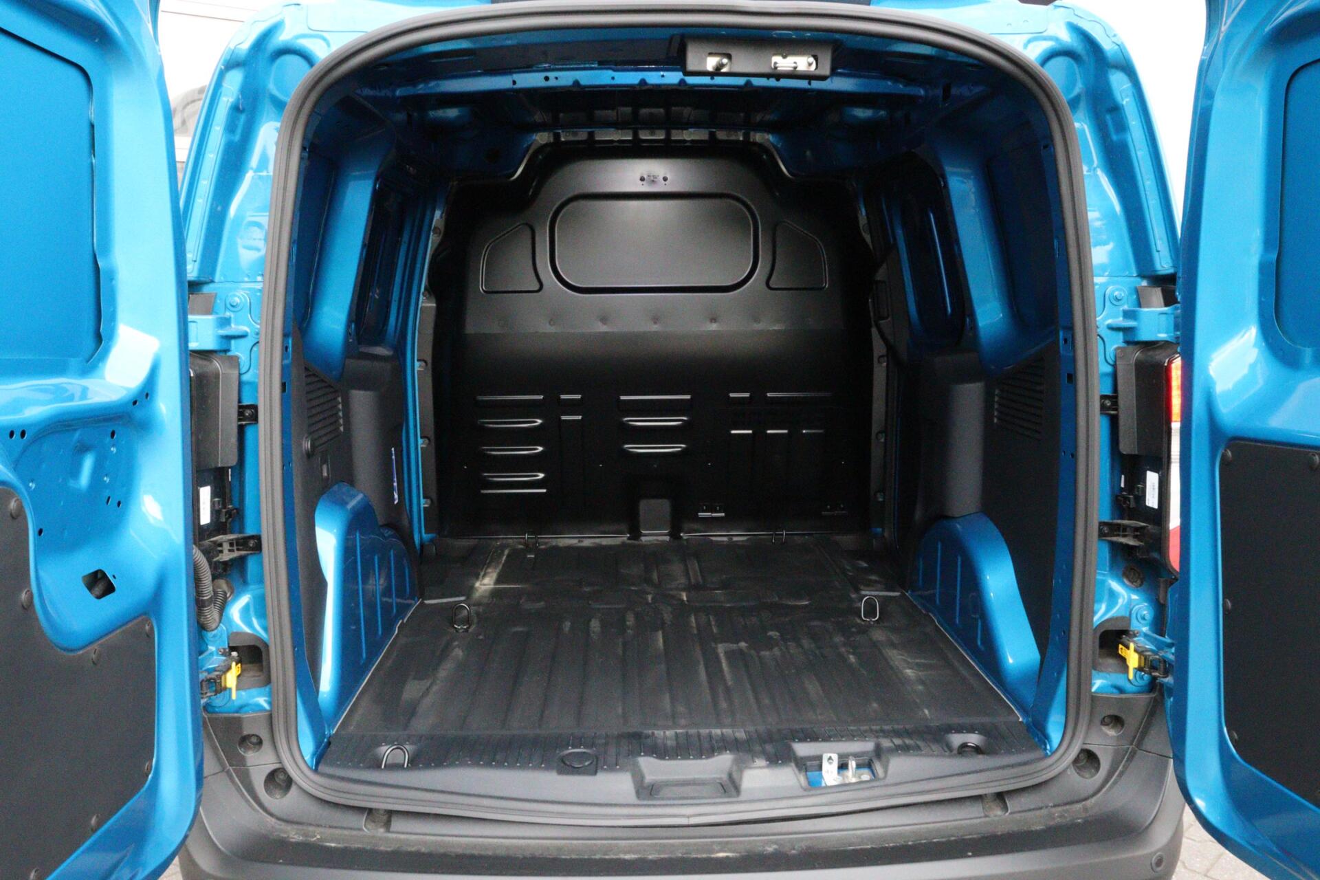 Foto van Ford E-transit Cour.