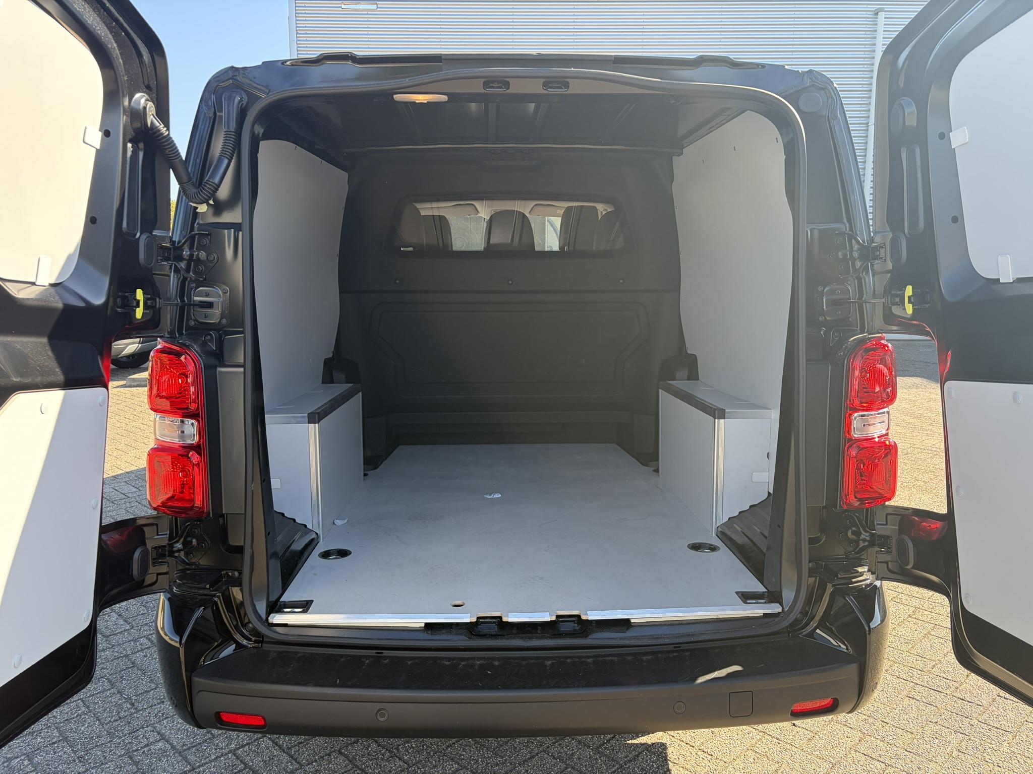 Foto van Peugeot E-expert