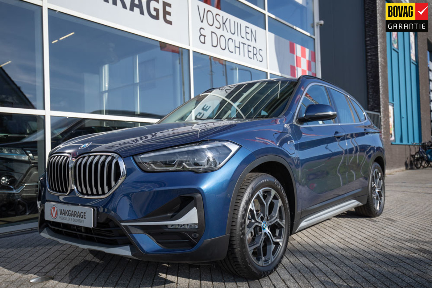 BMW X1 XDrive25e X Line PHEV Panoramadak 2022 - voorkant