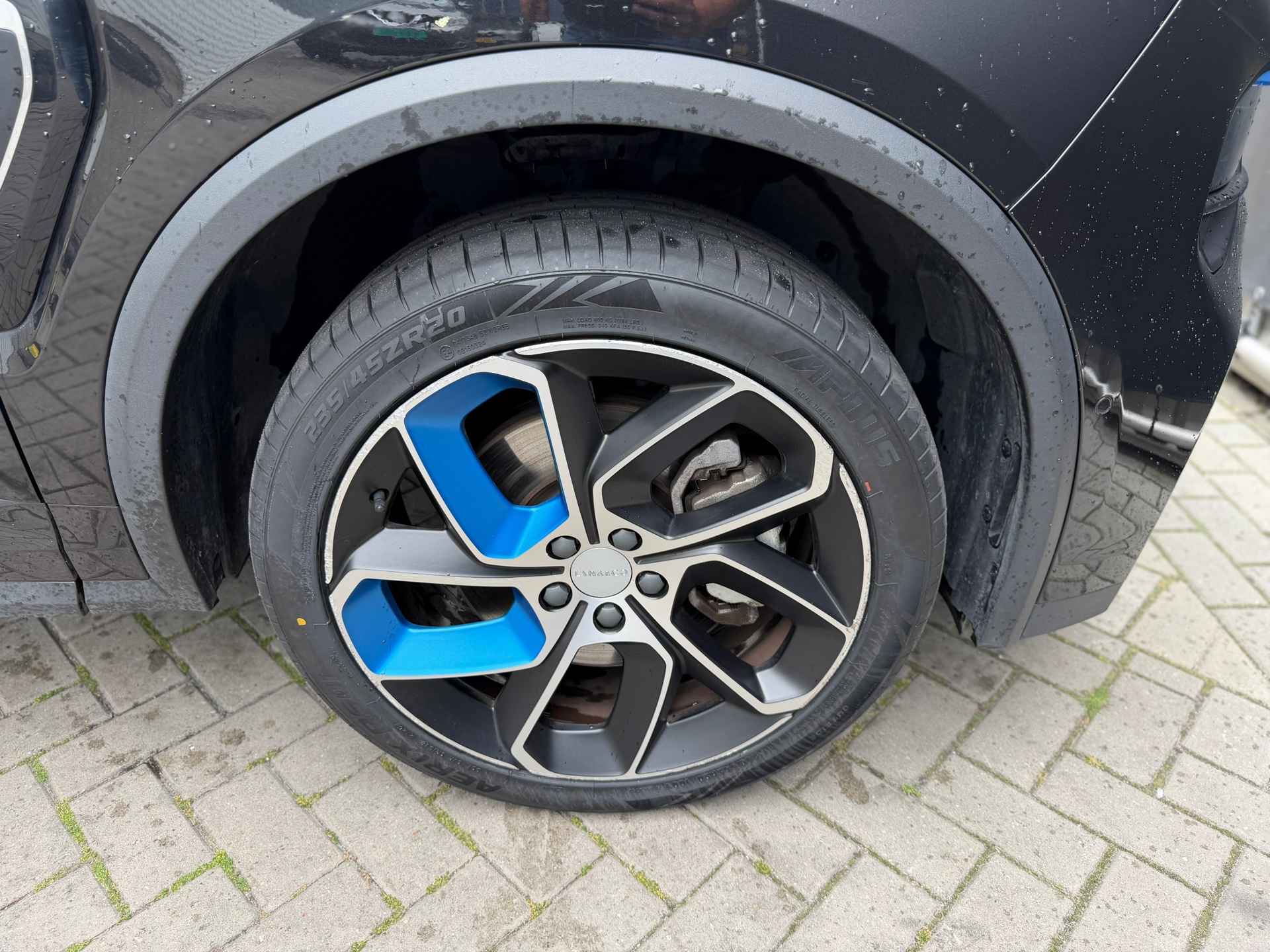 Foto van LYNK & Co 01