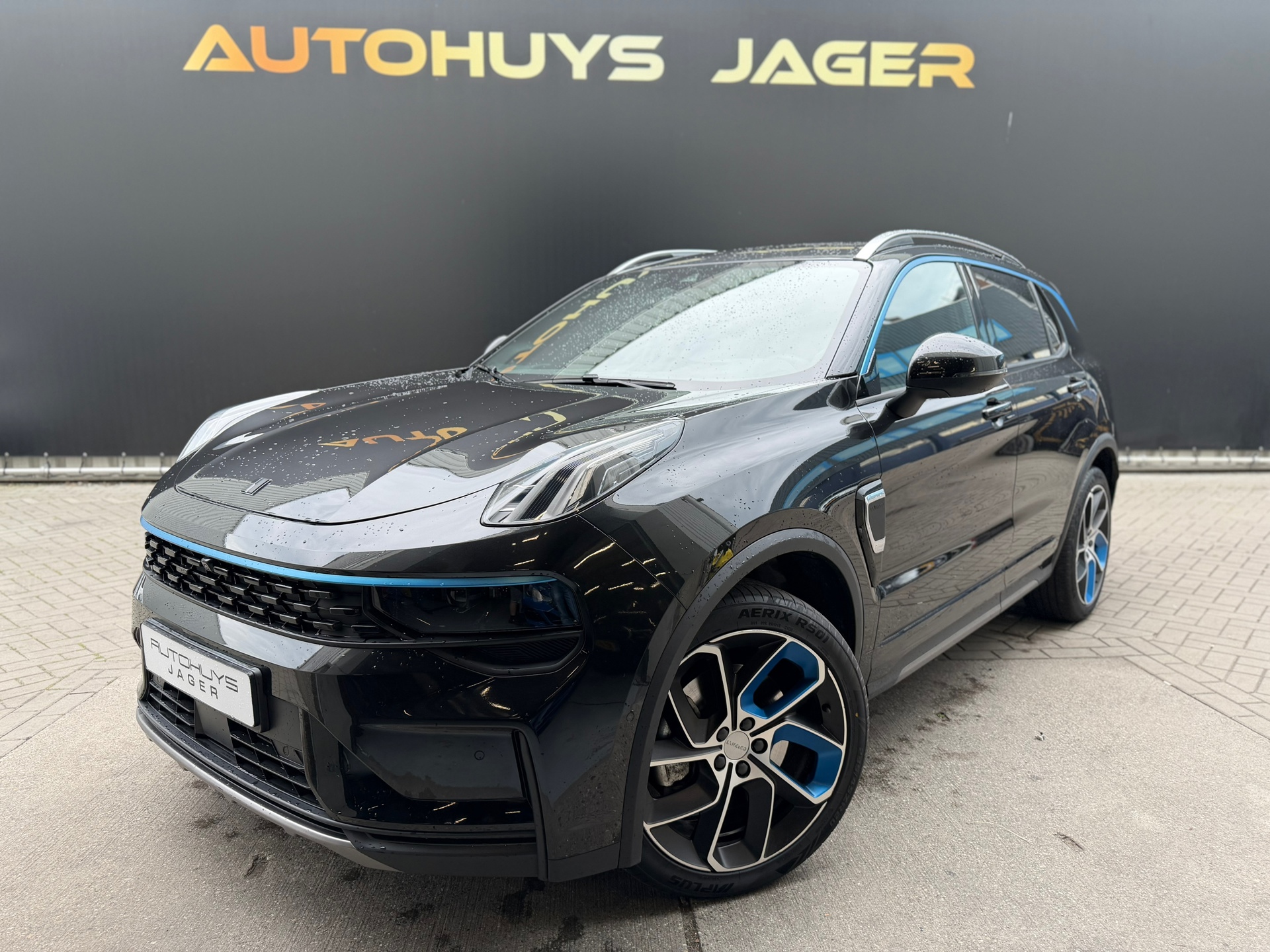 LYNK & Co 01 1.5 Pano DonkereHEMEL 360 Memory Carplay Hybride Automaat 2023 - voorkant