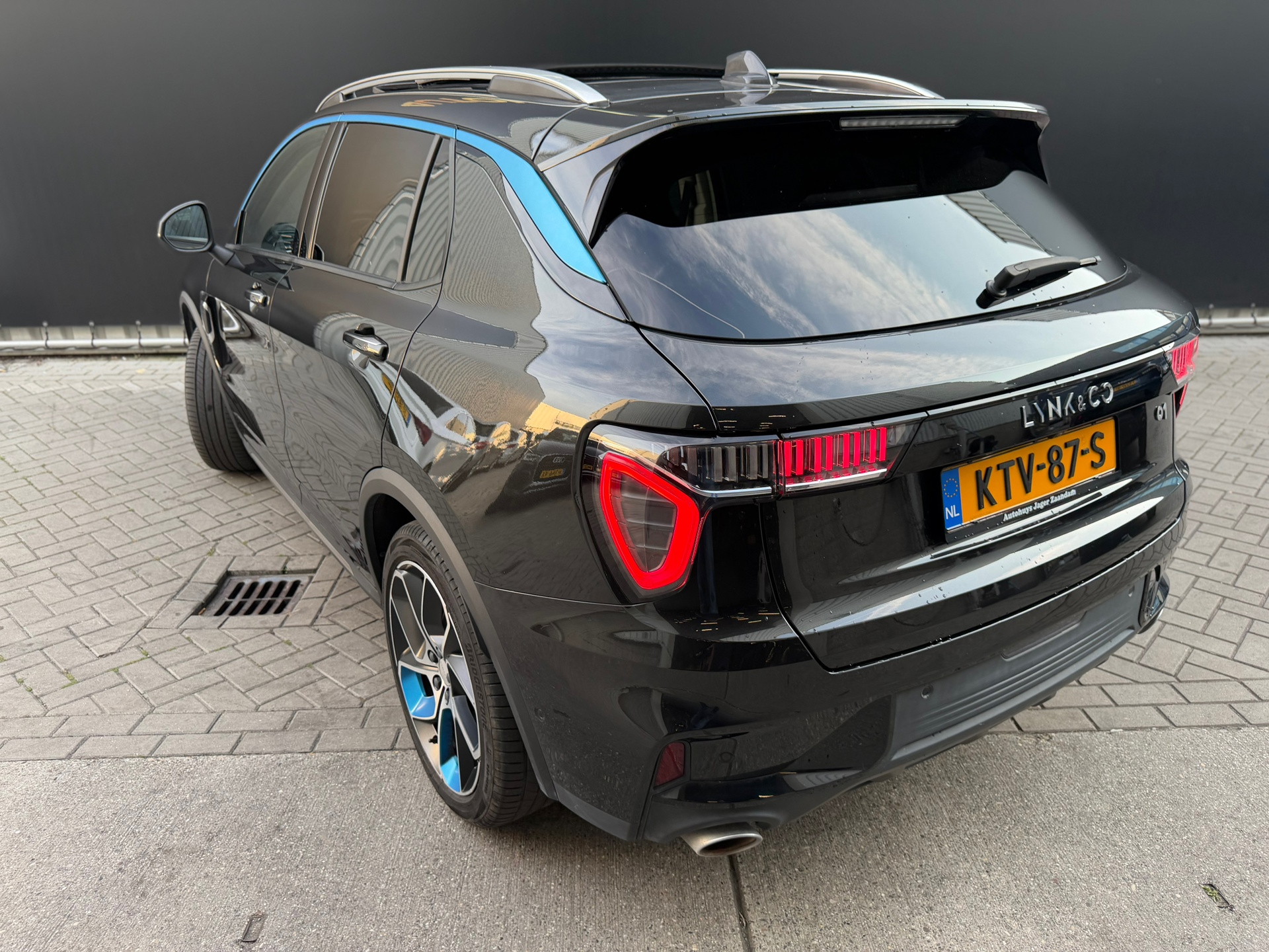 Foto van LYNK & Co 01