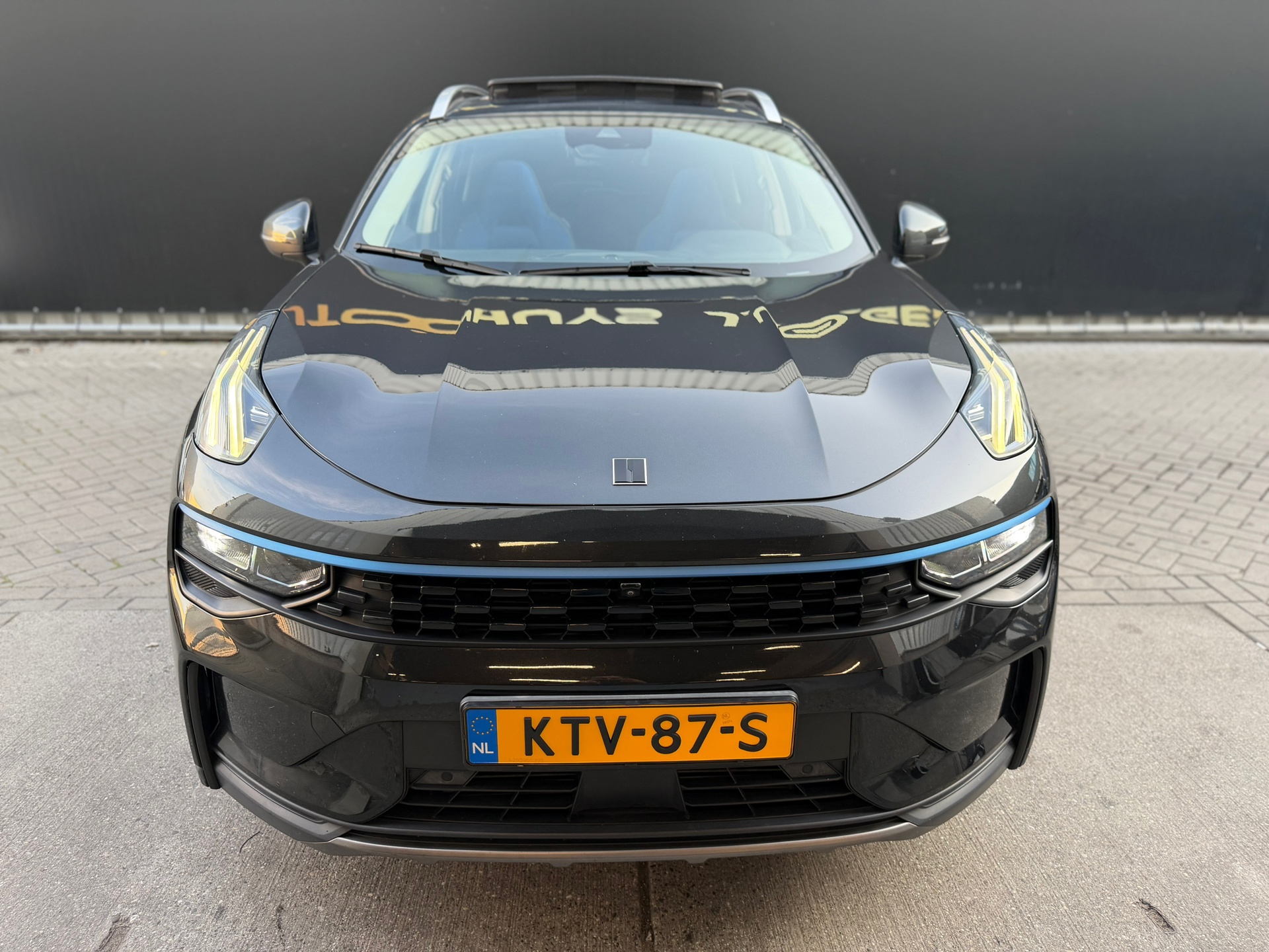 Foto van LYNK & Co 01