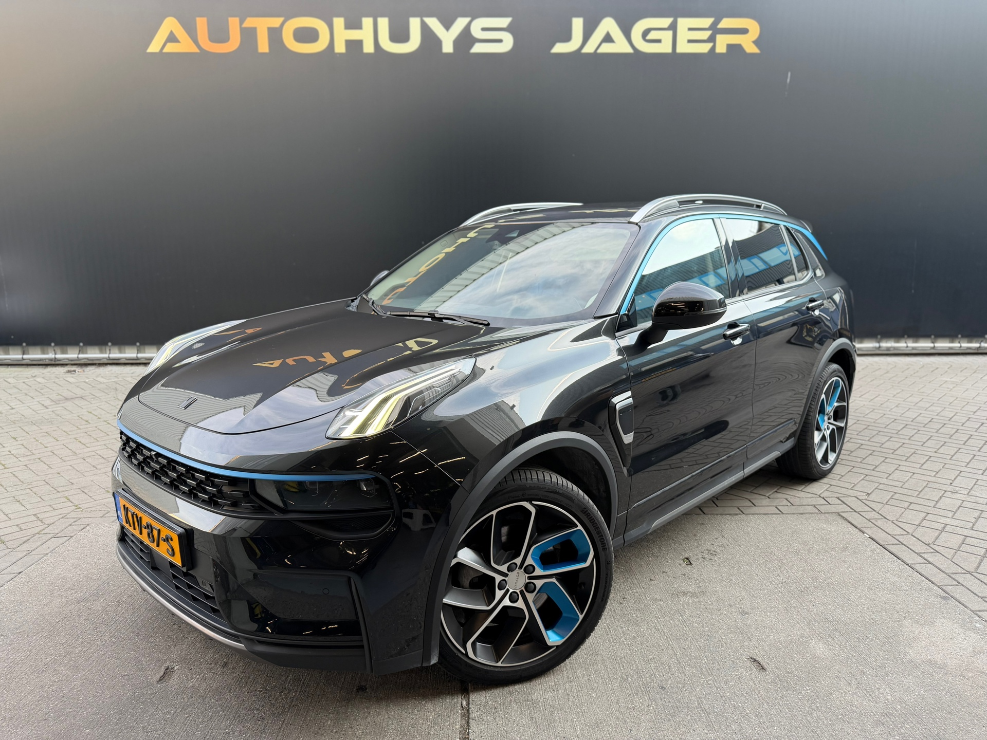 Foto van LYNK & Co 01