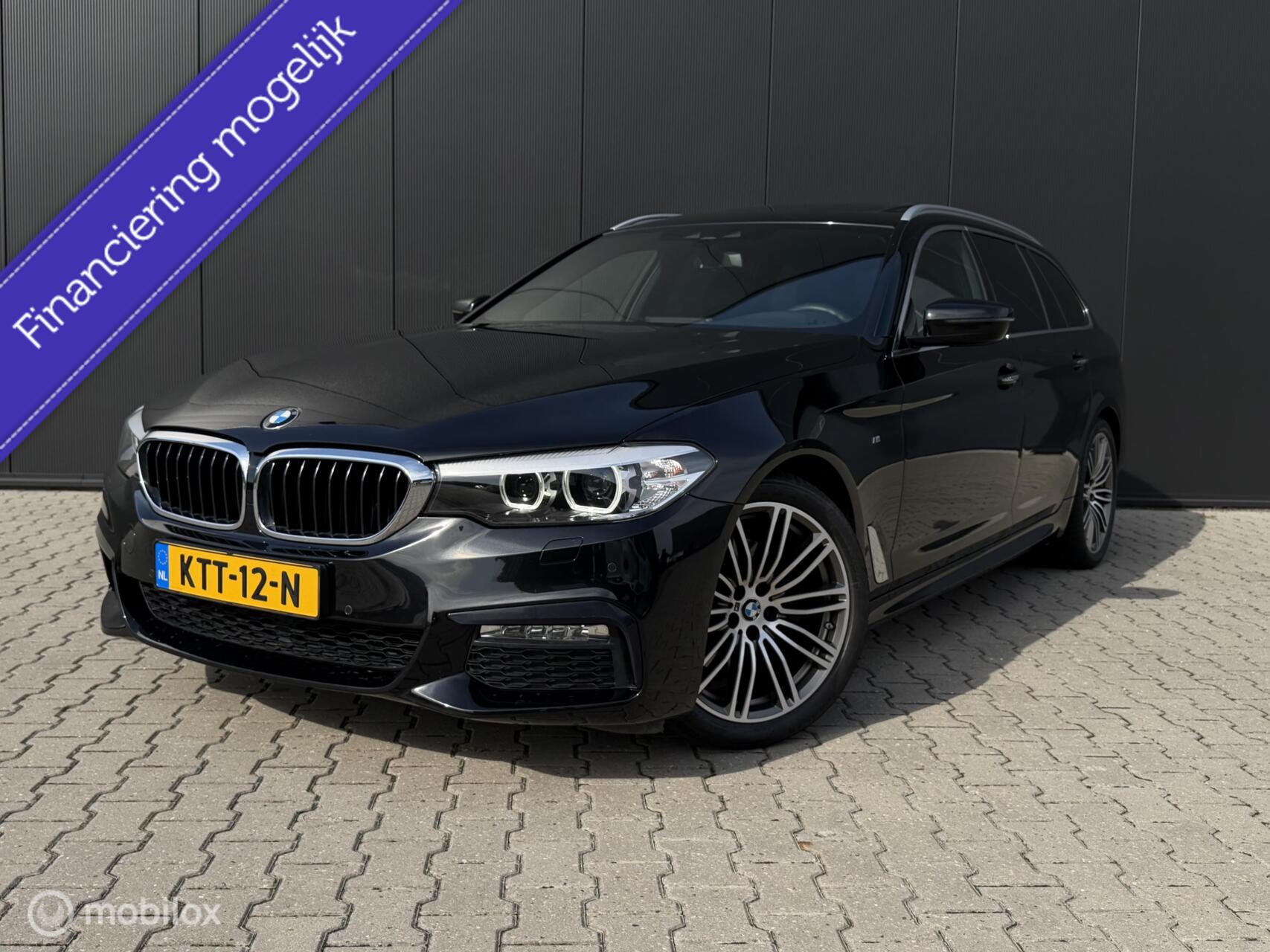 BMW 5-serie Touring 520I Touring High Executive/Pano/Leder/M pakket/Ambient 2017 - voorkant