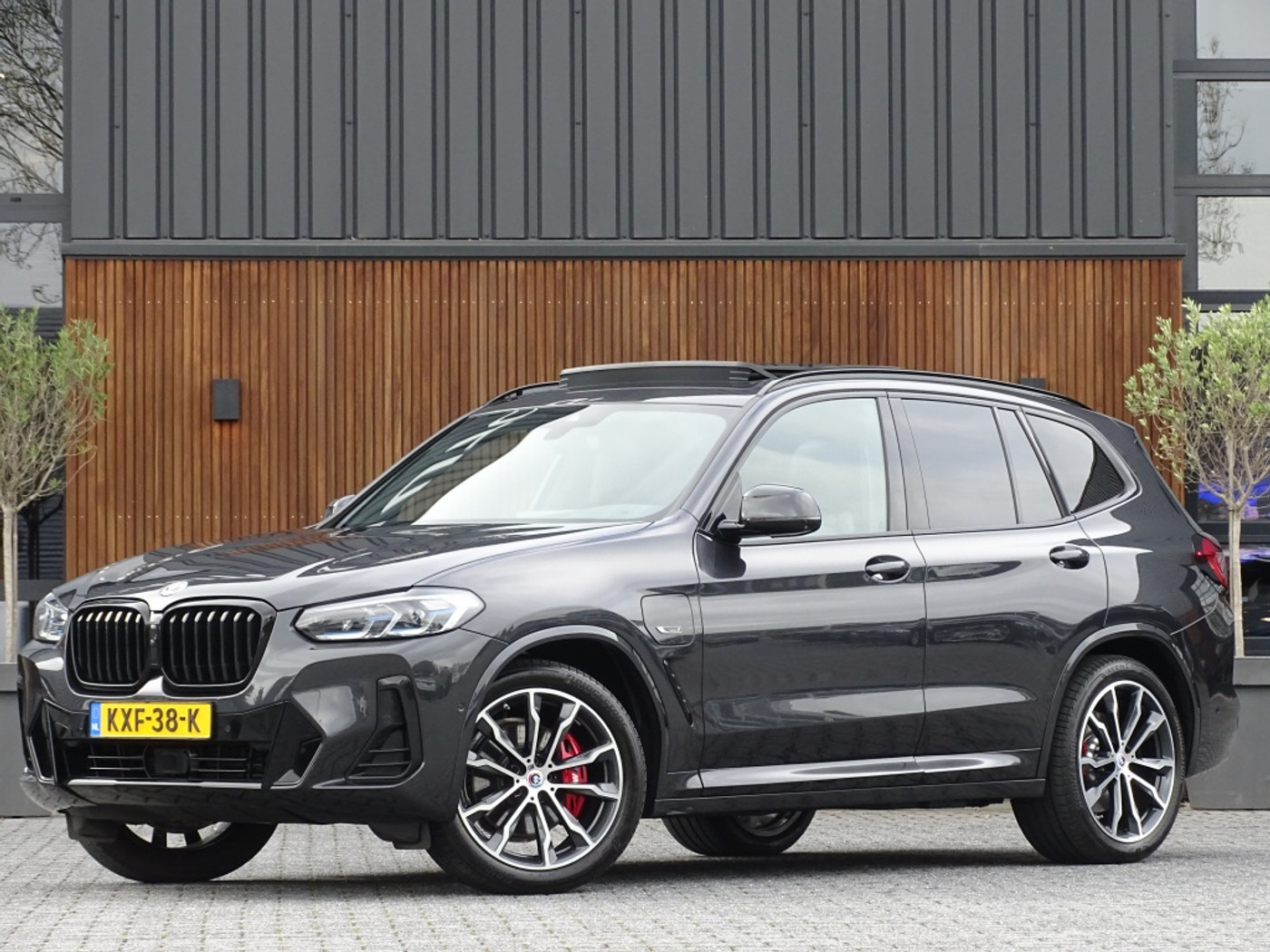 BMW X3 30e X-Drive 292PK M-Sport / M-Stoel / Harman Kardon / 360° / Laser / Pano 2022 - voorkant