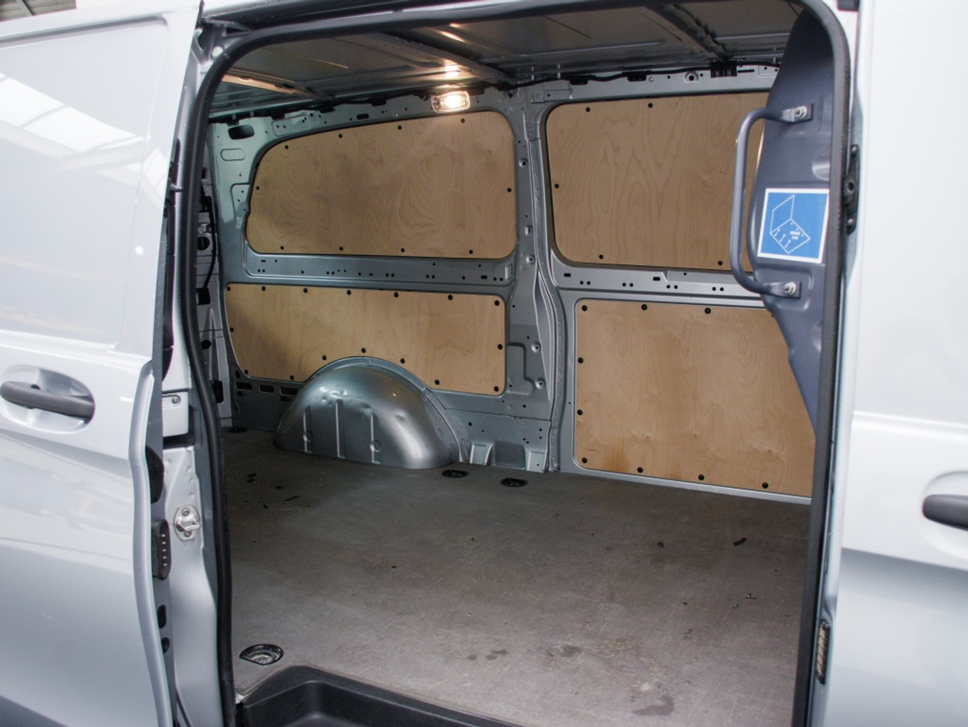 Foto van Mercedes-Benz Vito Gesloten Bestelwagen