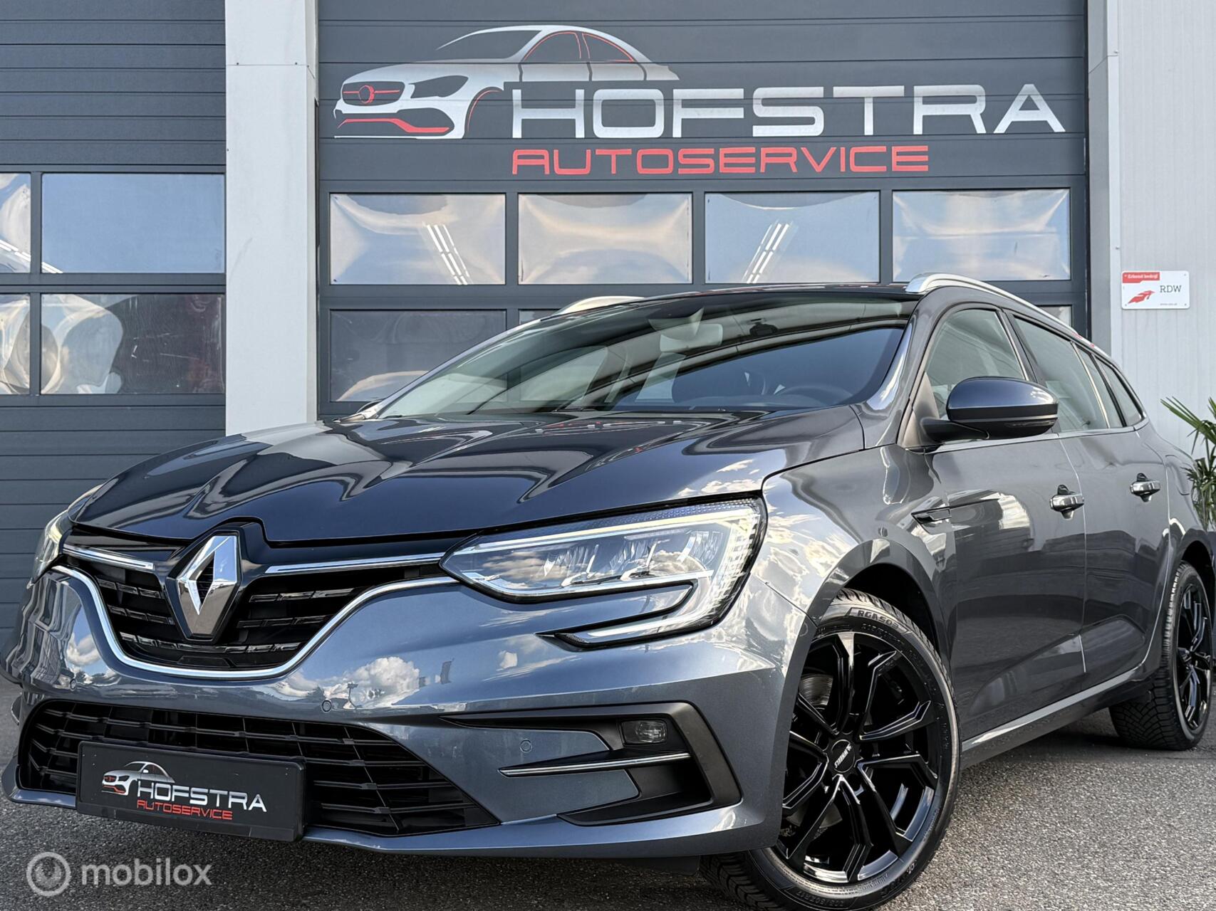 Renault Megane Estate 1.6 E-Tech Plug-In Hybrid 160 E-Tech 17" 2023 - voorkant