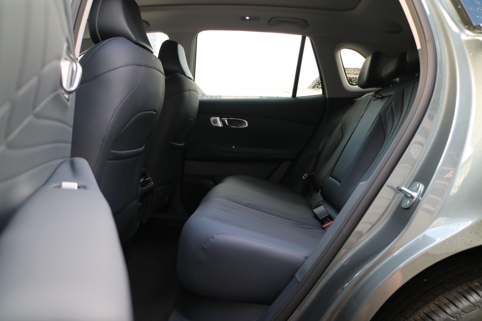 Foto van Geely Starray Em-i