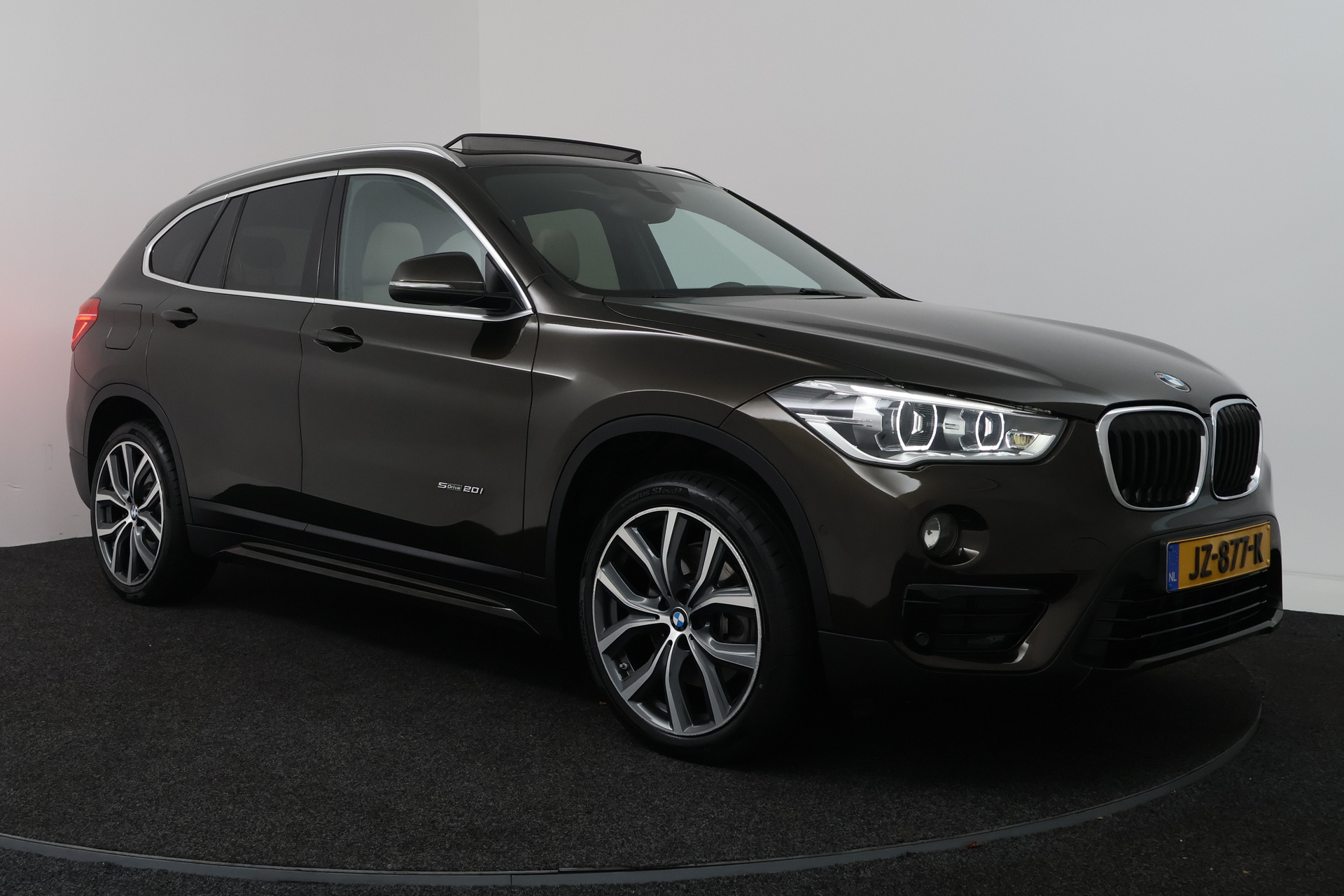 Foto van BMW X1 Sdrive20i