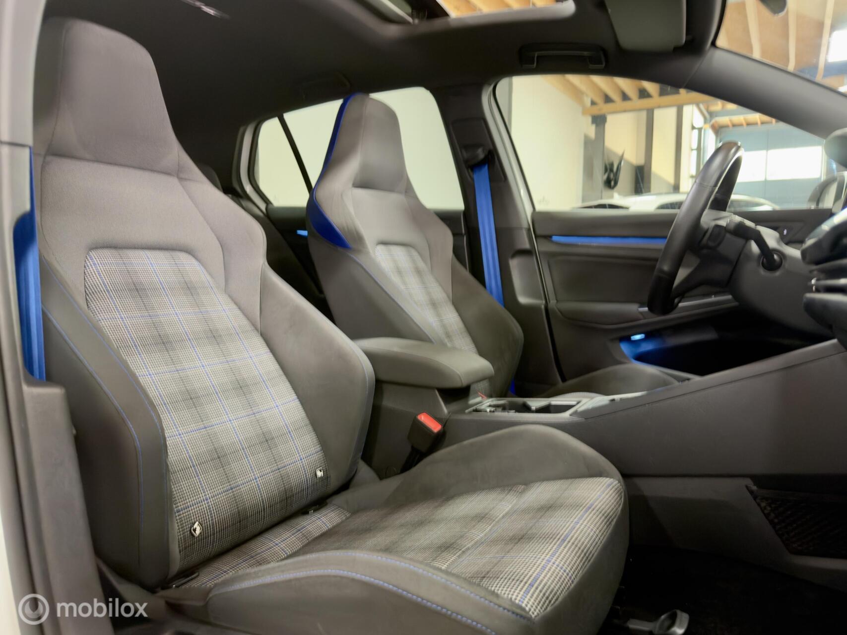 Foto van Volkswagen Golf GTE