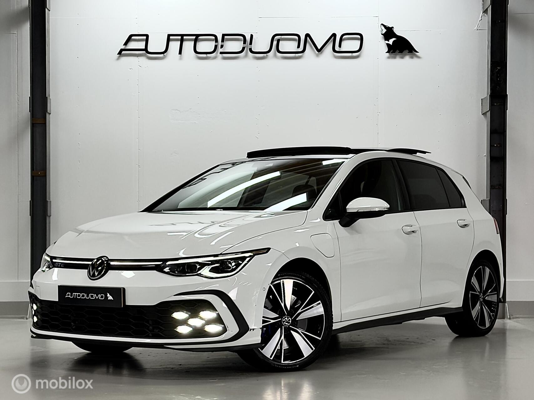 Volkswagen Golf GTE 1.4 eHybrid GTE | Pano | IQ | Dodenh. | Cam | Mistlampen | 18" | Apple- & Android Carplay | Stoel- & stuurverwarming | 245 PK 2021 - voorkant