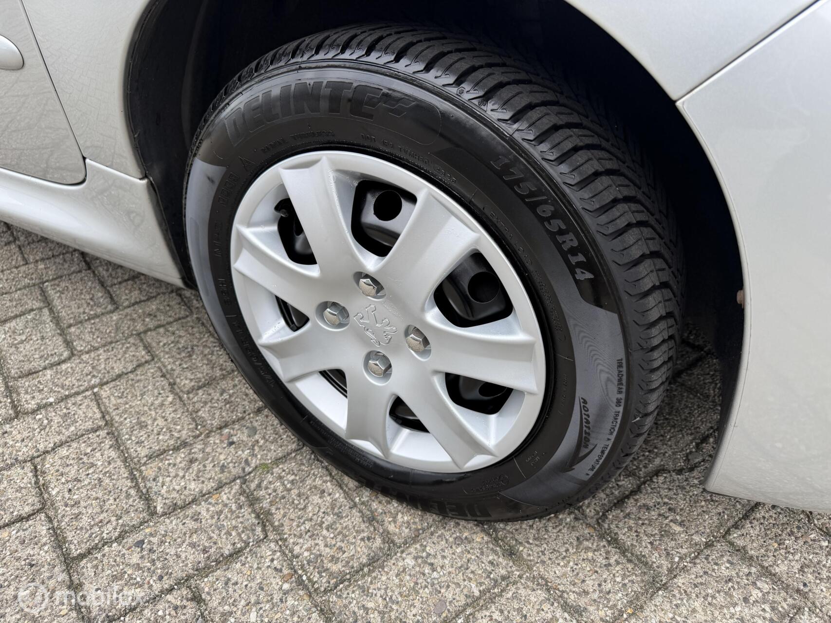 Foto van Peugeot 206+