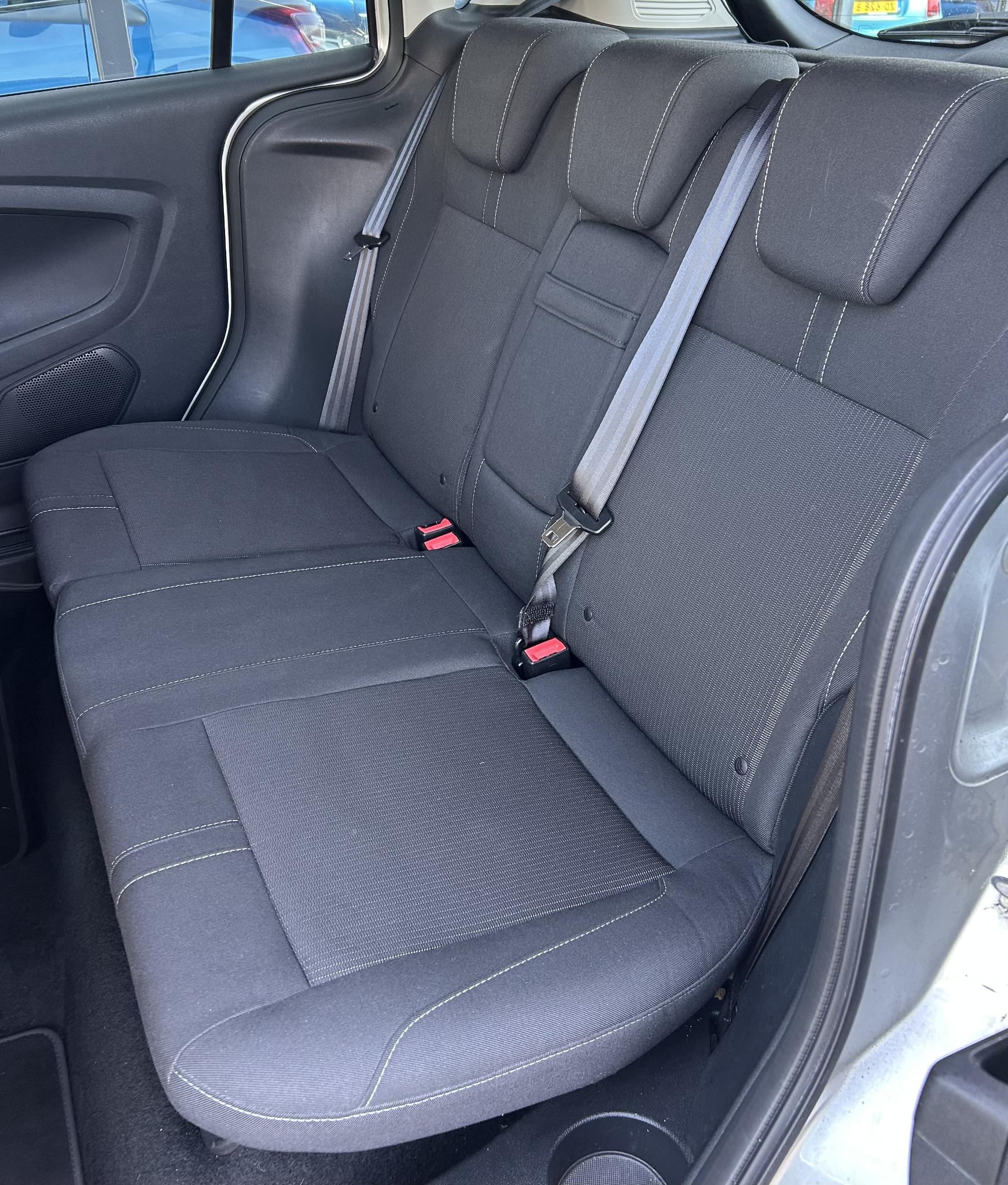 Foto van Ford B-max