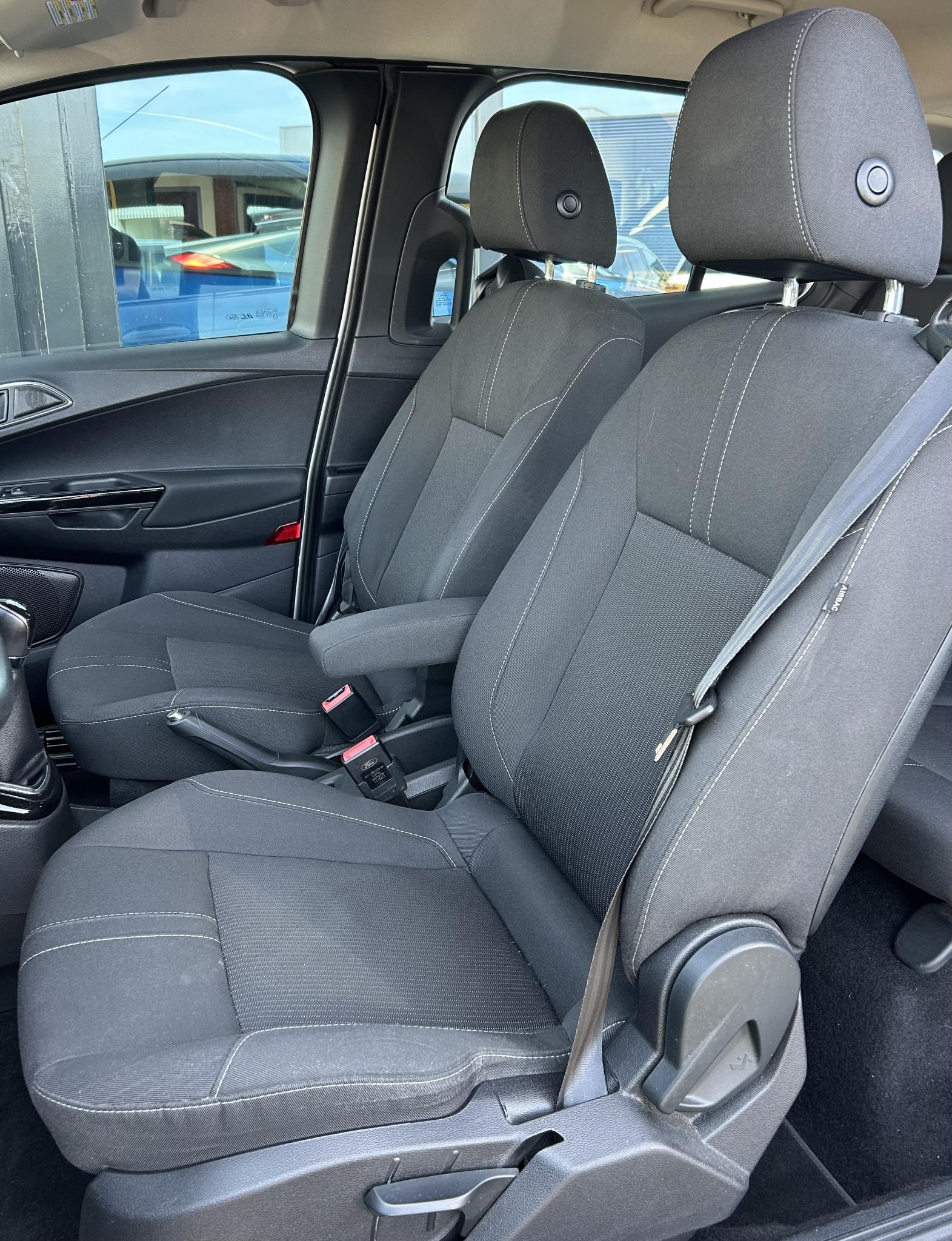 Foto van Ford B-max