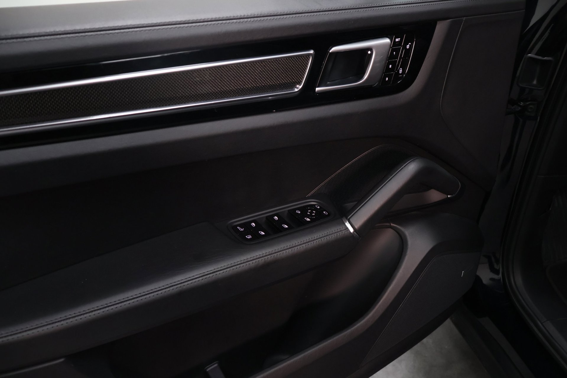 Foto van Porsche Cayenne E-hybrid