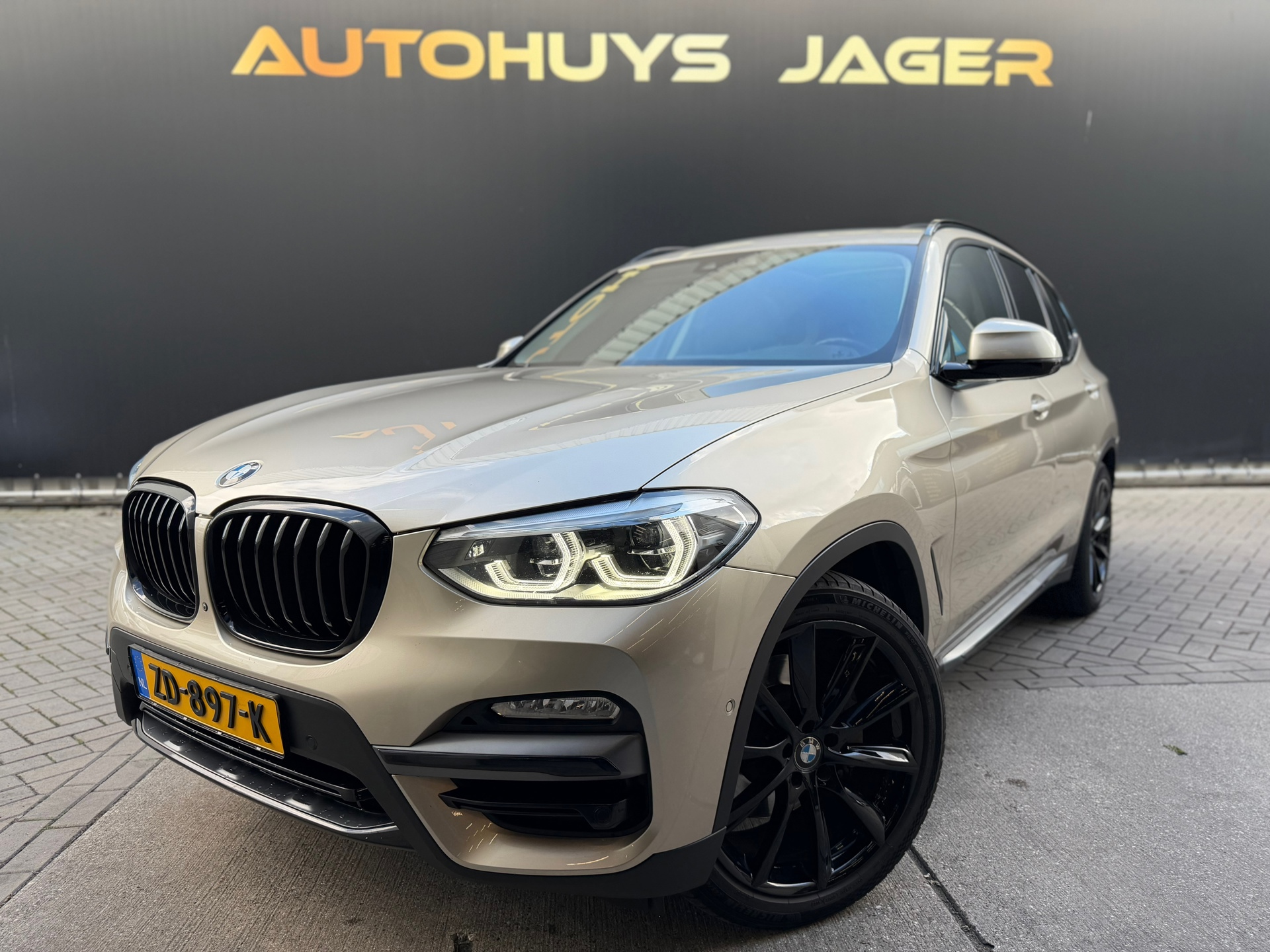 BMW X3 Xdrive30i XDrive30i Pano Leer Carplay 360 H&K NL auto 2019 - voorkant