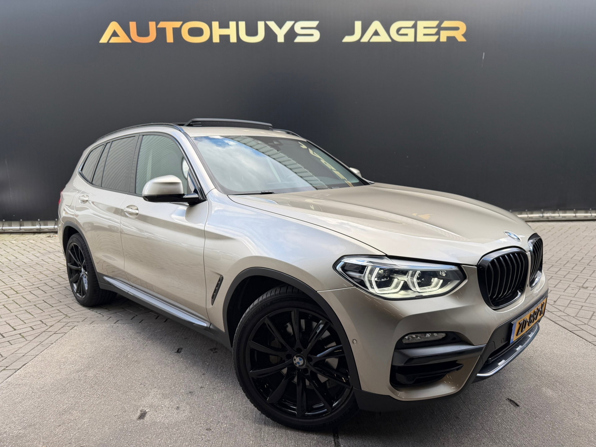 Foto van BMW X3 Xdrive30i