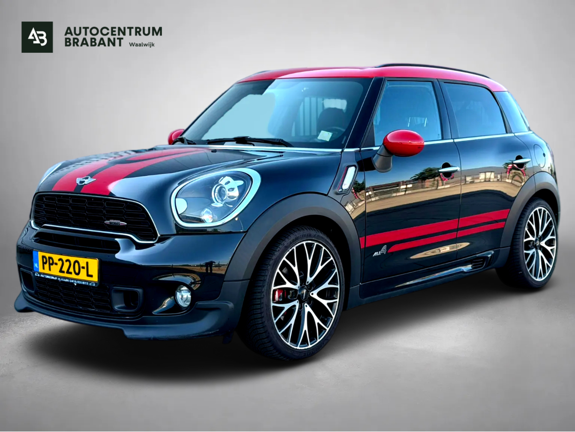 Mini John Cooper Works 1.6 John Cooper Works ALL4 LAGE KM!! | 218PK | PANO | HARMAN/KARDON | LEER | PERF ONDERHOUD | CRUISE | CLIMATE | 2014 - voorkant