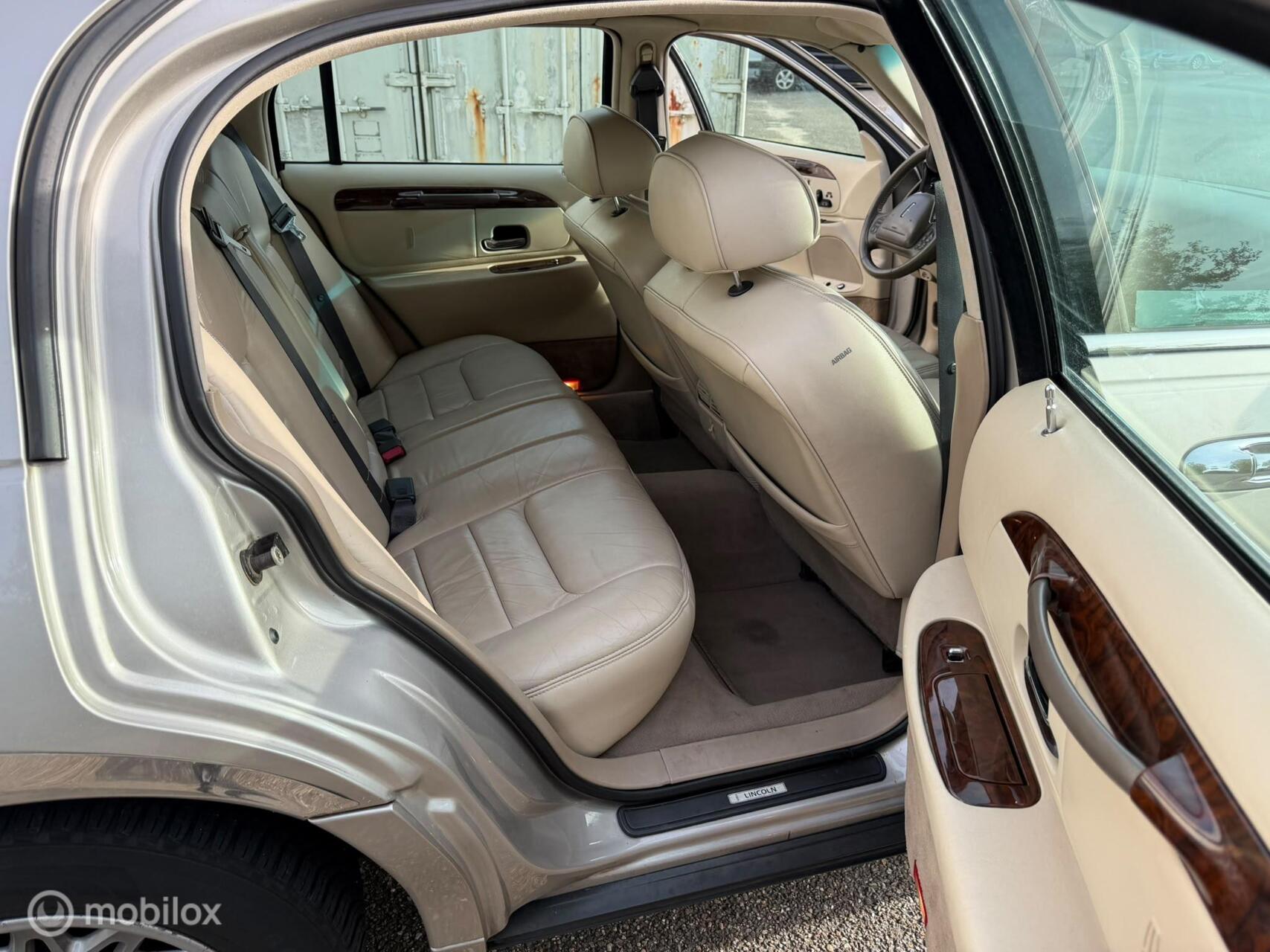 Foto van Lincoln Town Car Signature