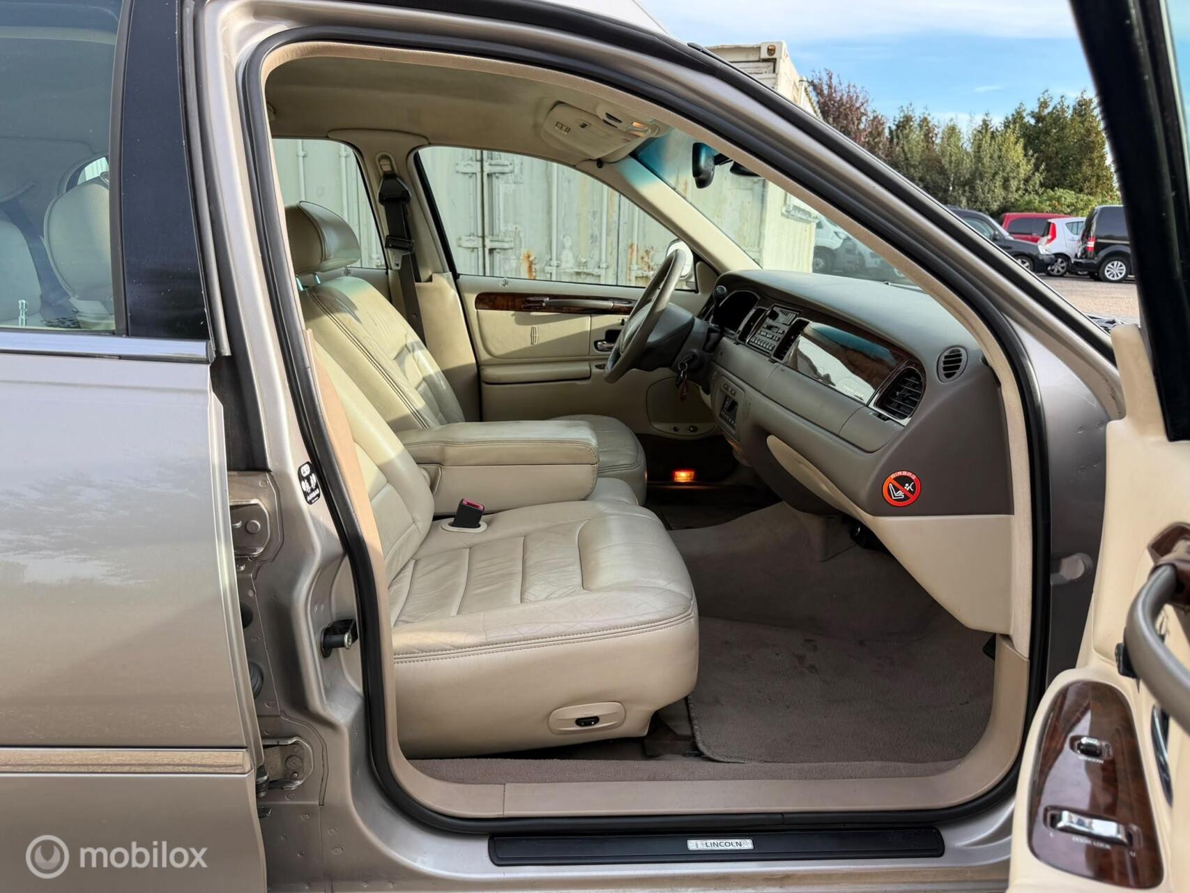 Foto van Lincoln Town Car Signature